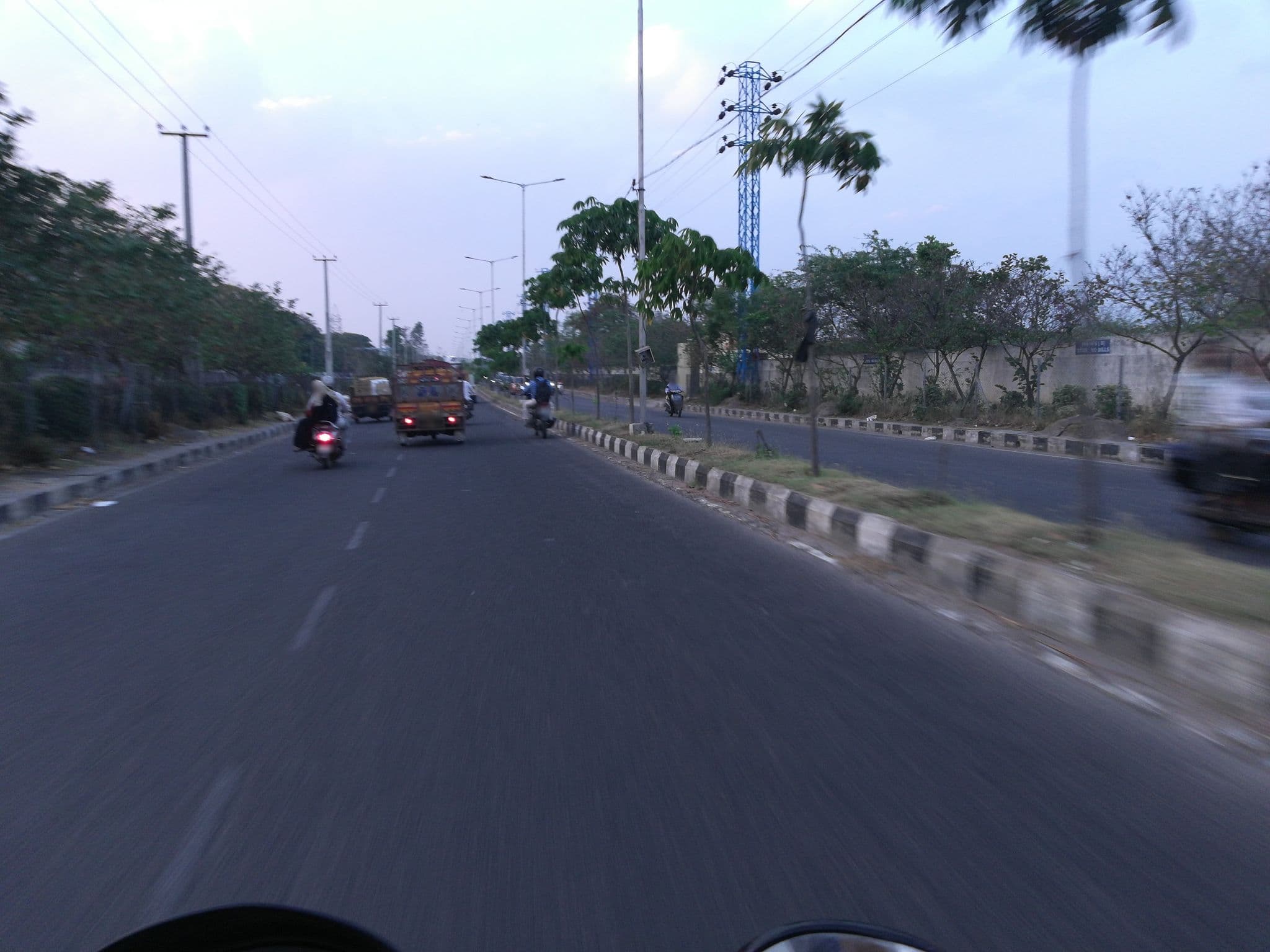 Street view near Sai Abhilesha Restaurant, Rāniganj — © shubhamc13 (CC BY-SA · Mapillary)