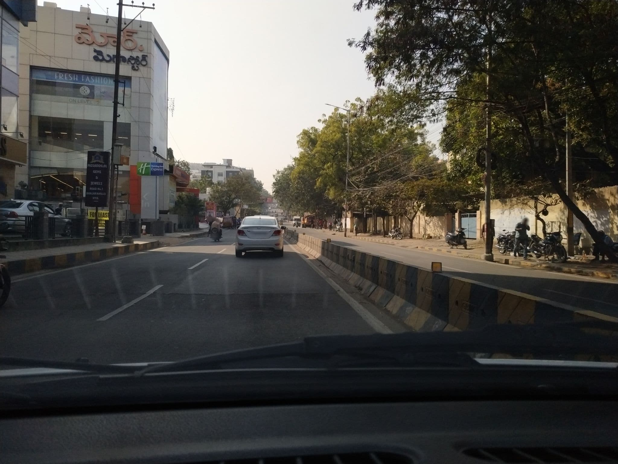 Street view near Hotel Formule 1, Hyderabad — © sniper (CC BY-SA · Mapillary)