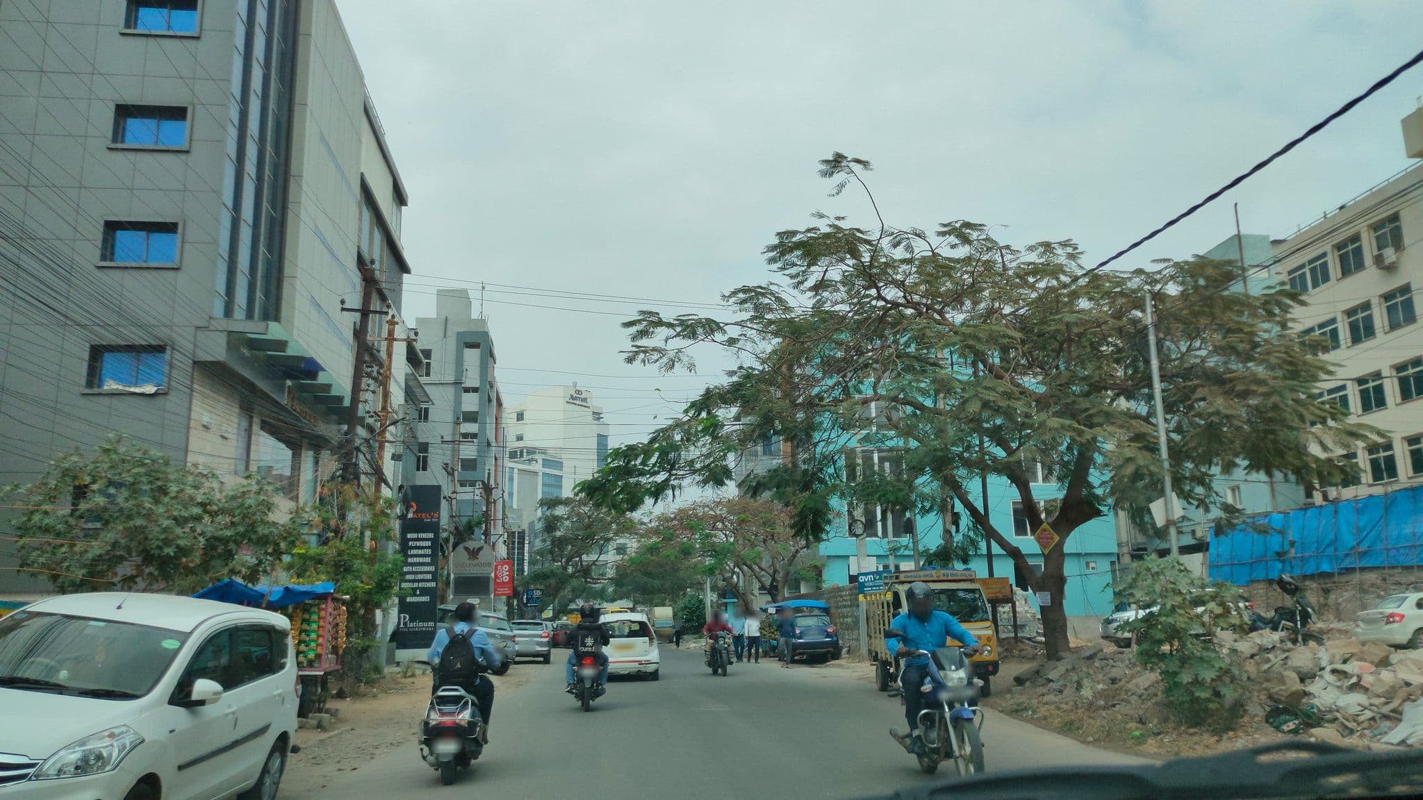 Street view near OYO Rooms Kondapur-Gachibowli Road, Nārsingi — © arjun5441 (CC BY-SA · Mapillary)