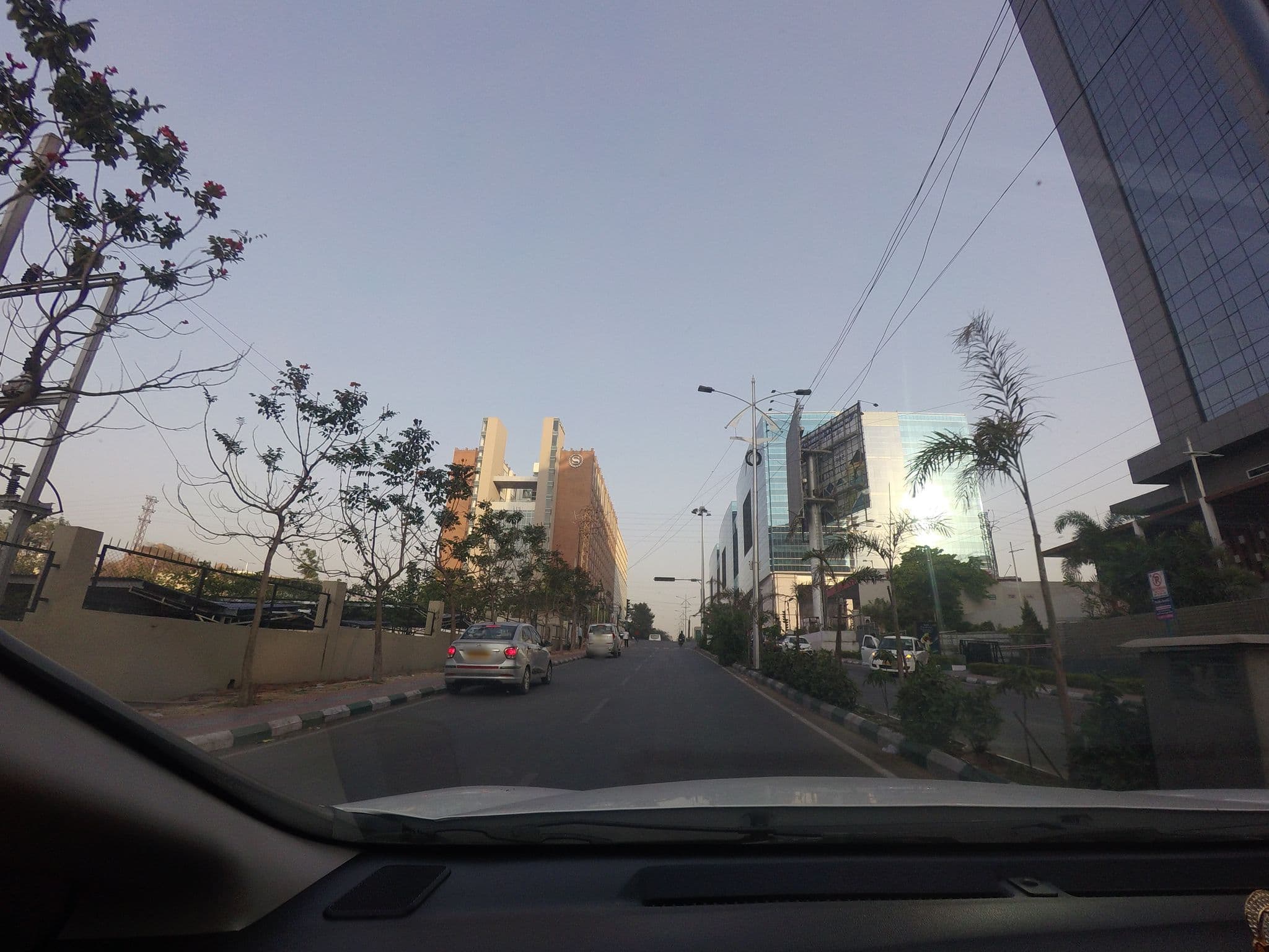 Street view near Oakwood Residence, Nārsingi — © chethan (CC BY-SA · Mapillary)
