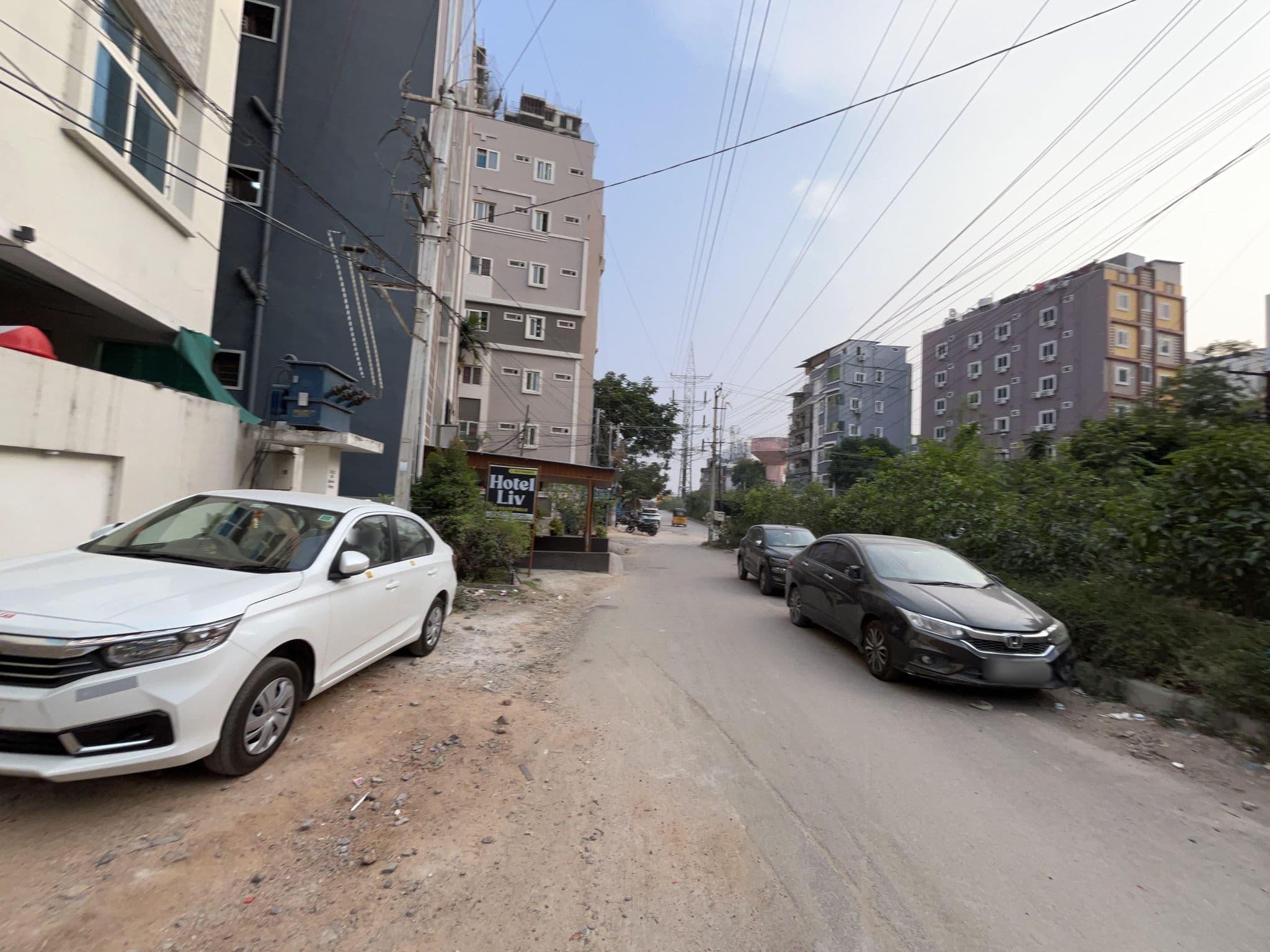Street view near Oyo 732 Dlf, Nārsingi — © Hemanth0115 (CC BY-SA · Mapillary)