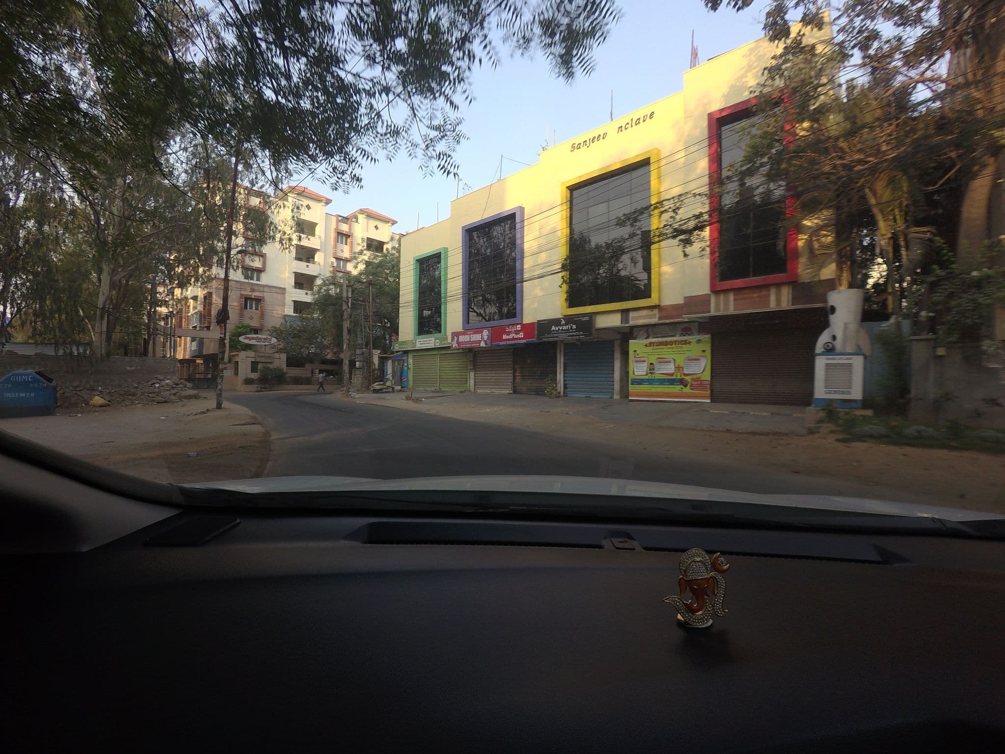 Street view near Hotel Whitefields, Kukatpally — © chethan (CC BY-SA · Mapillary)