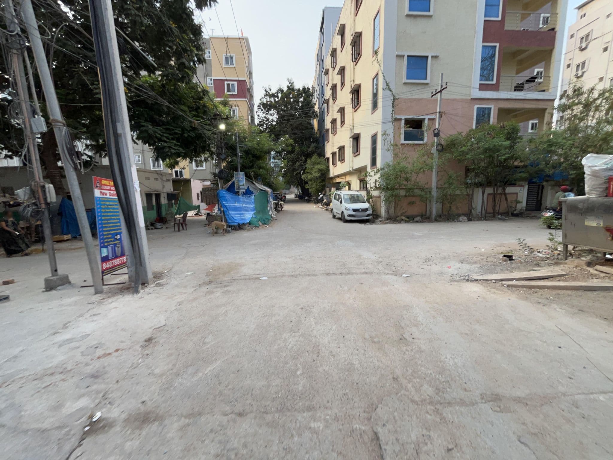Street view near Prasad’s Kitchen, Nārsingi — © Hemanth0115 (CC BY-SA · Mapillary)