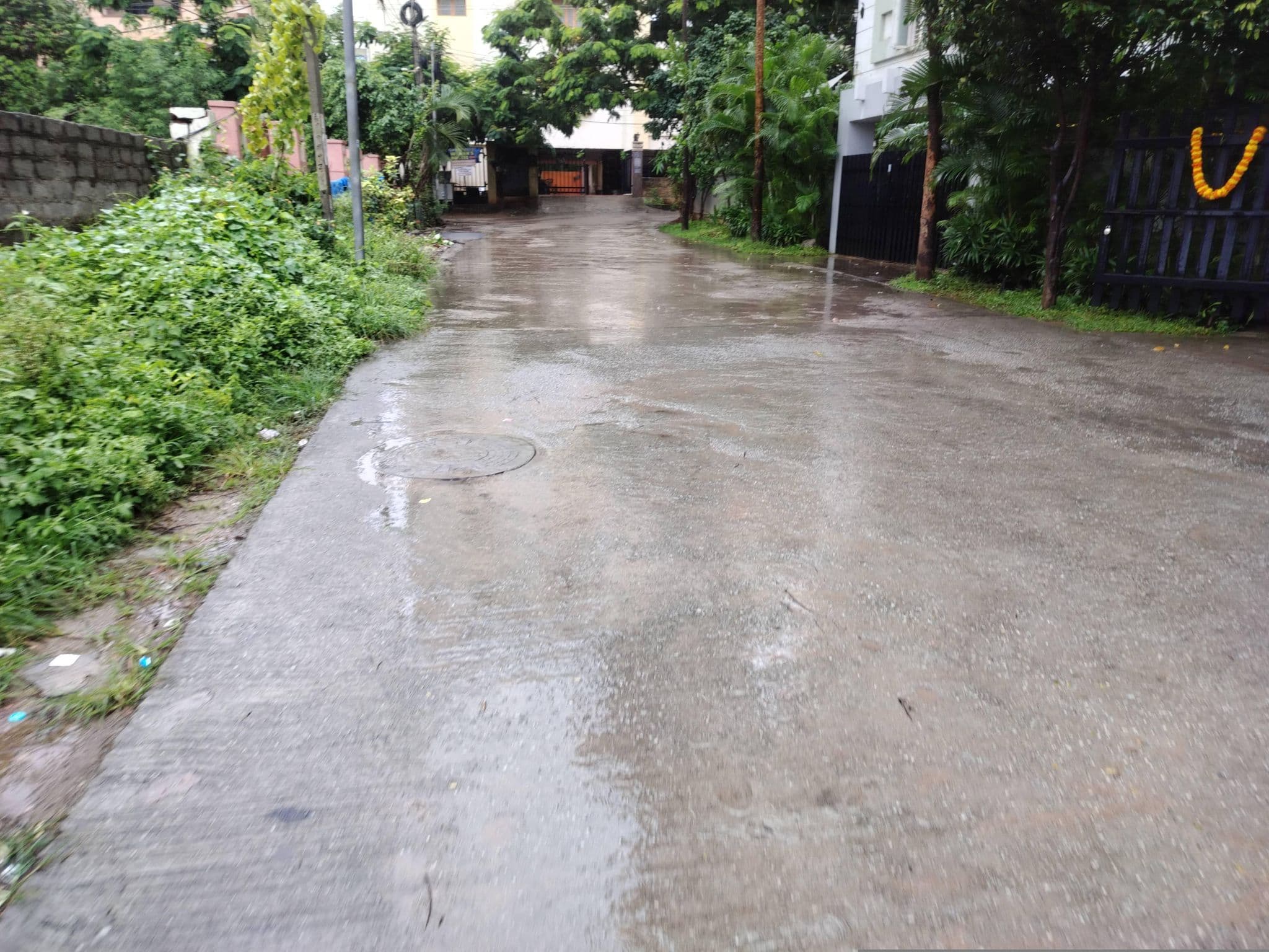 Street view near White Fern Stays, Nārsingi — © AllamSahitya (CC BY-SA · Mapillary)