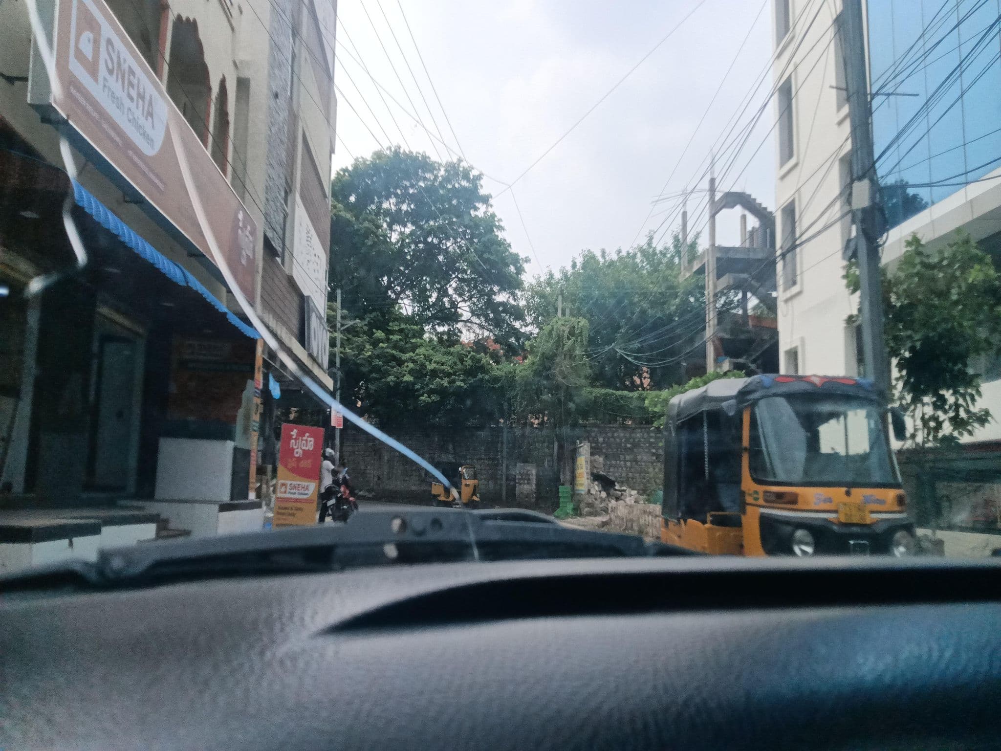 Street view near Spring Leaf Hotel, Nārsingi — © Sowmya-_333 (CC BY-SA · Mapillary)