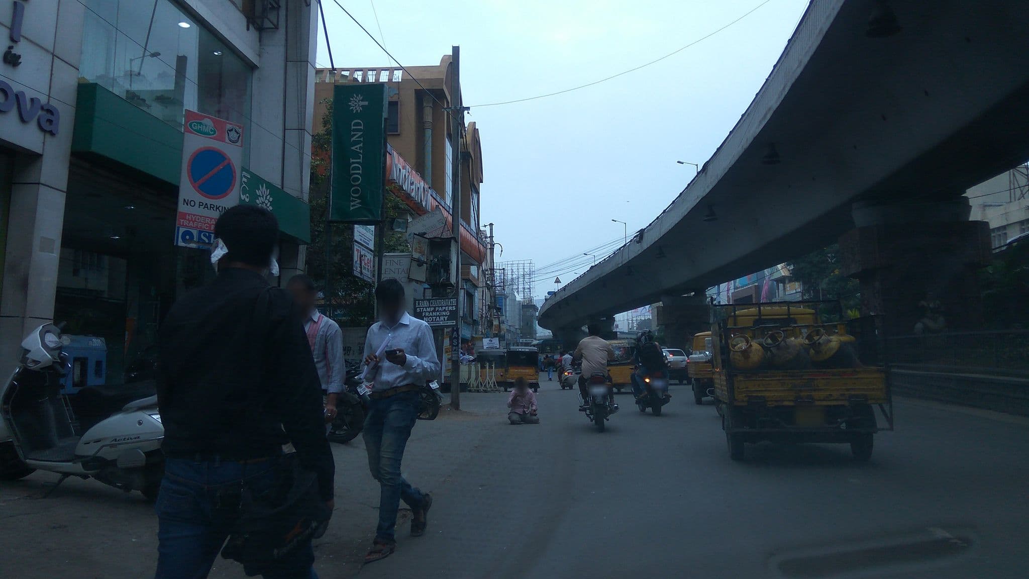 Street view near Hotel in Nova, Rāniganj — © natarajakaveeti (CC BY-SA · Mapillary)