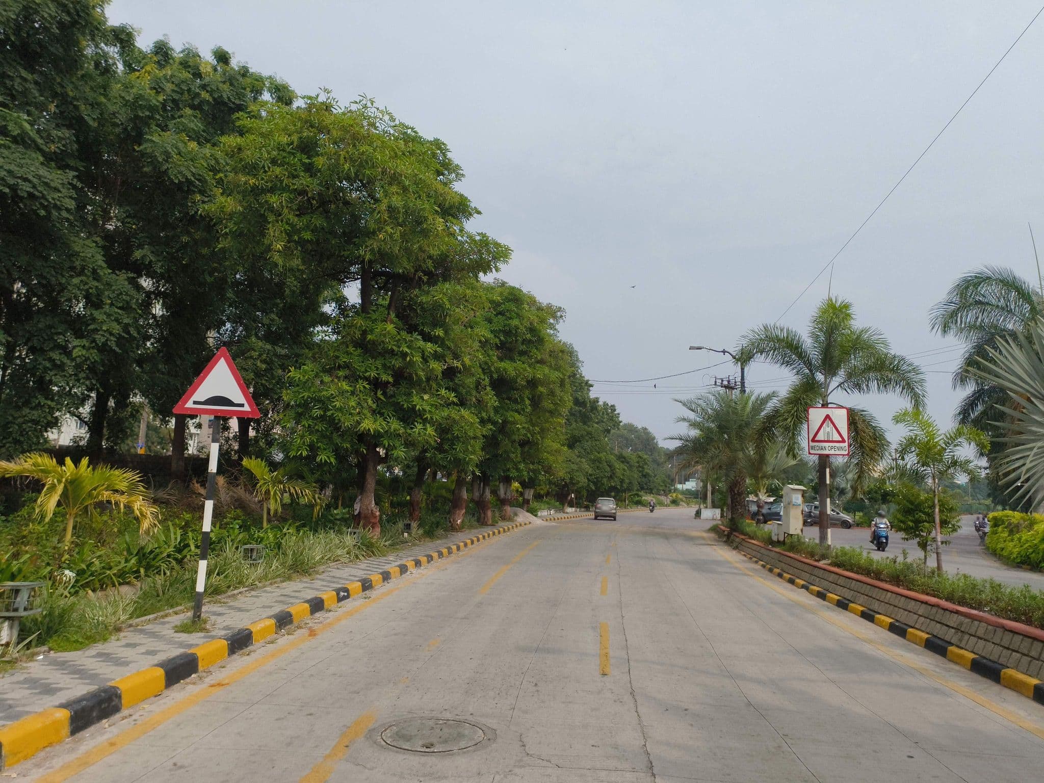 Street view near Greenview Resorts Ltd., Rāniganj — © ph4ni (CC BY-SA · Mapillary)