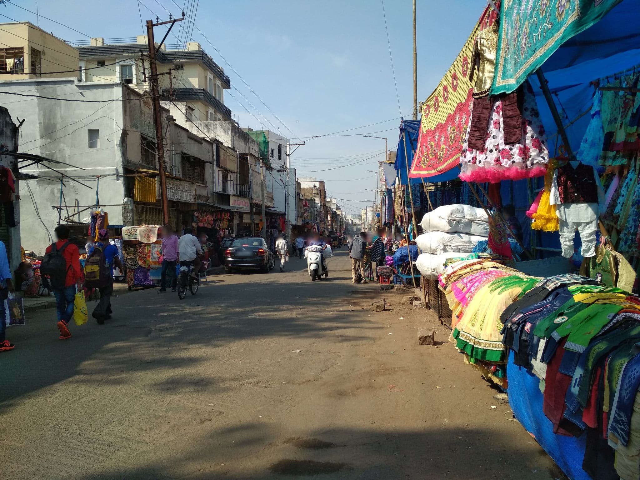 Street view near Hotel Meena Inn, Rāniganj — © reshmaresh (CC BY-SA · Mapillary)