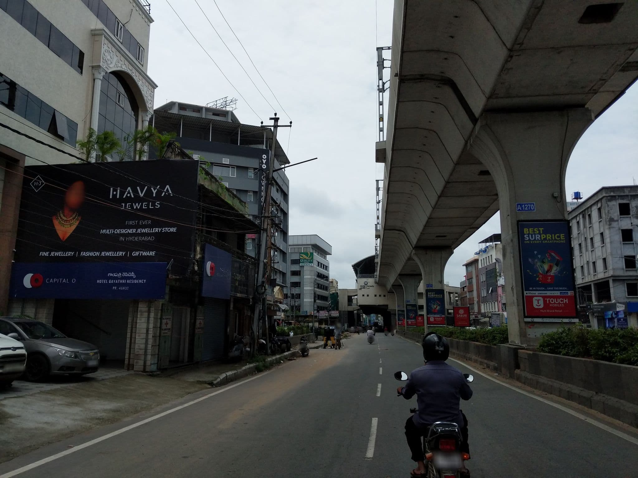 Street view near Gayatri Residency Hotel, Hyderabad — © ruthikdhoni (CC BY-SA · Mapillary)