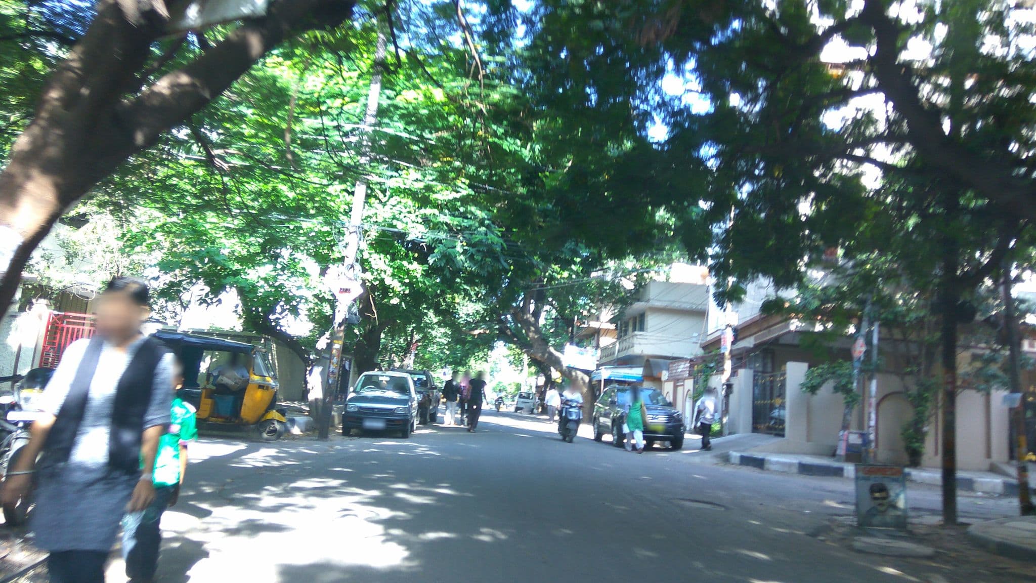 Street view near Abhishrey Paying Guest Accommodation, Rāniganj — © natarajakaveeti (CC BY-SA · Mapillary)