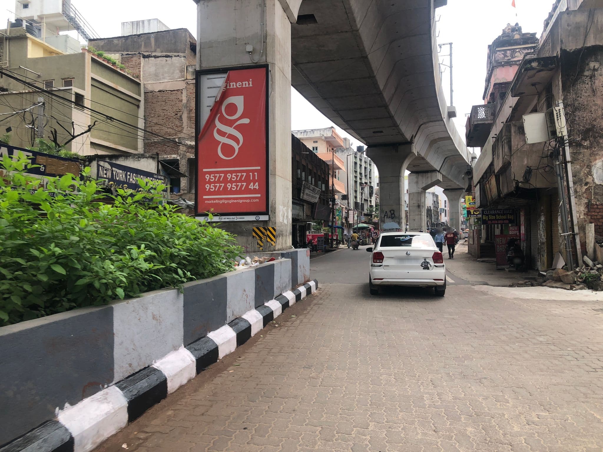 Street view near Ragavendra Lodge, Hyderabad — © rashmi07 (CC BY-SA · Mapillary)
