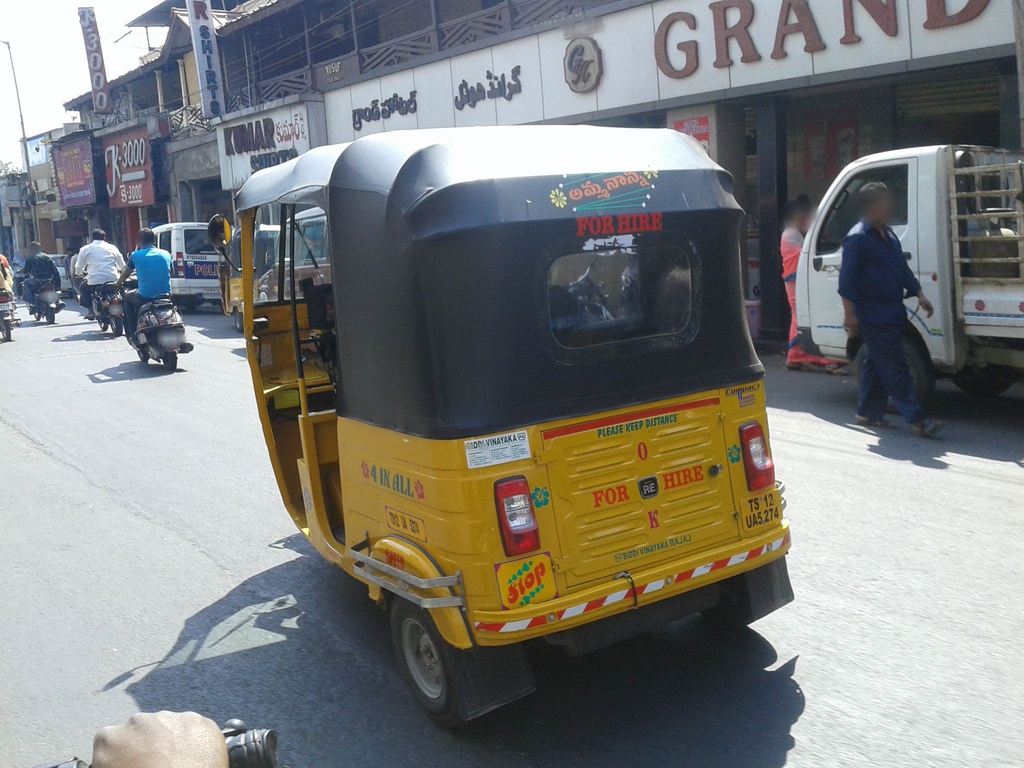 Street view near Hotel Grand, Hyderabad — © sravaniathreyapurapu (CC BY-SA · Mapillary)