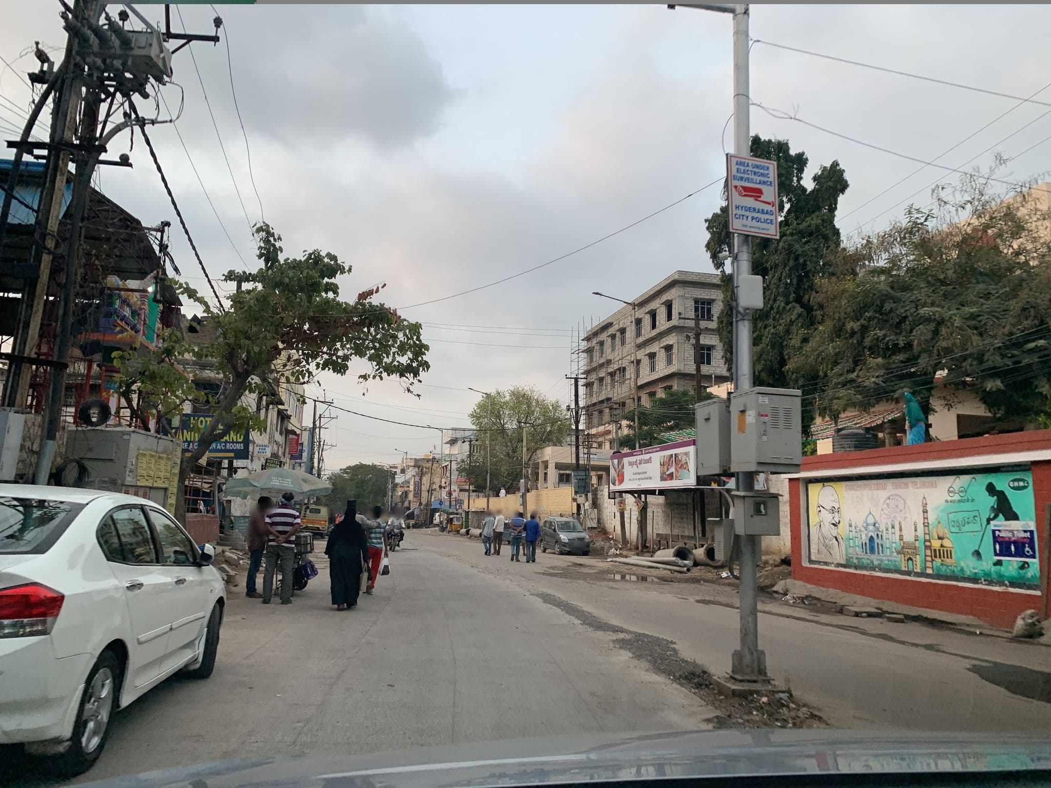 Street view near Belman Hotel, Hyderabad — © gunmac (CC BY-SA · Mapillary)