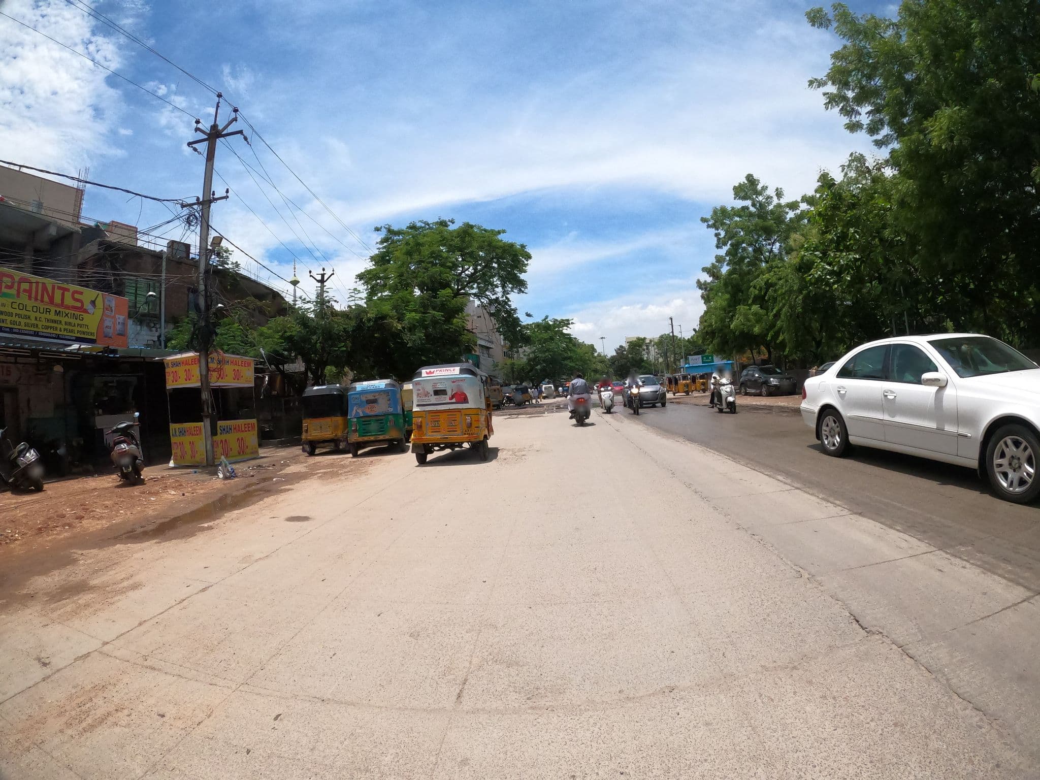 Street view near Hotel Nagarjuna, Hyderabad — © pra1985 (CC BY-SA · Mapillary)