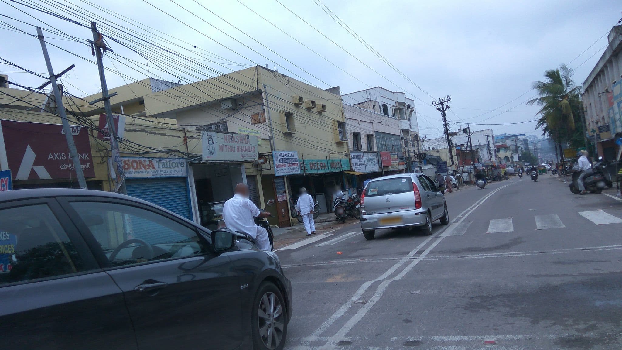 Street view near Heera Motai Hotel., Malkajgiri — © natarajakaveeti (CC BY-SA · Mapillary)