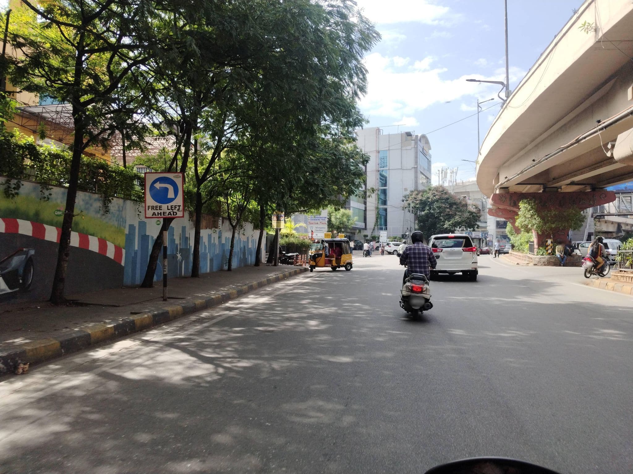 Street view near Talking Hands, Rāniganj — © Vasudev9866 (CC BY-SA · Mapillary)