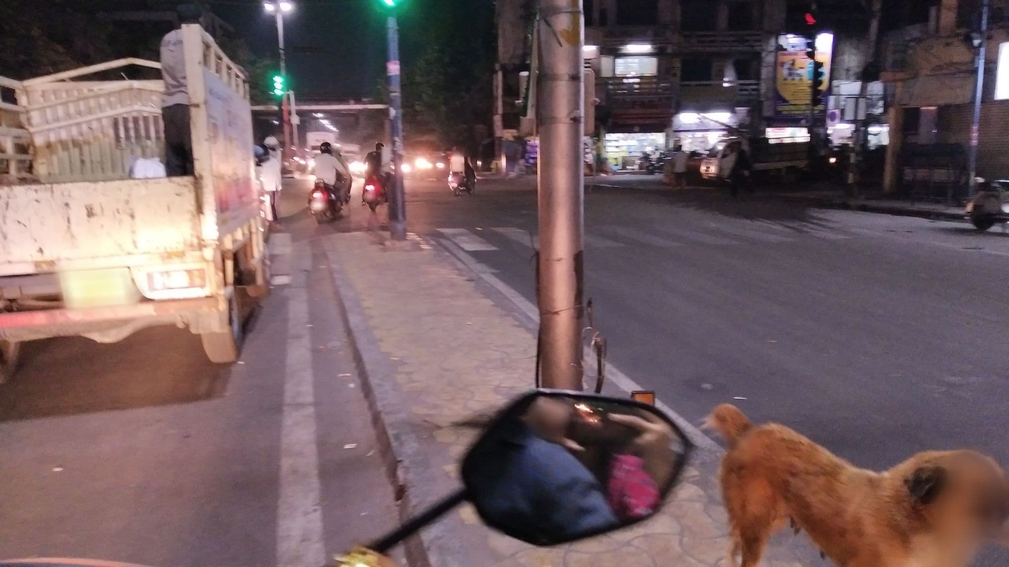 Street view near Gujarati samaj, Rāniganj — © seema (CC BY-SA · Mapillary)