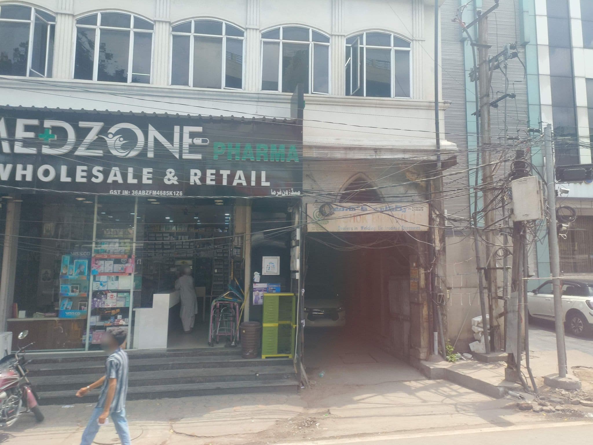 Street view near Hotel Sitara Grand, Hyderabad — © ph4ni (CC BY-SA · Mapillary)