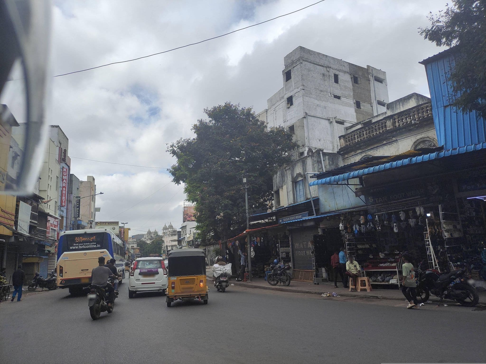 Street view near Hotel VJR Residency, Hyderabad — © Poorna06 (CC BY-SA · Mapillary)
