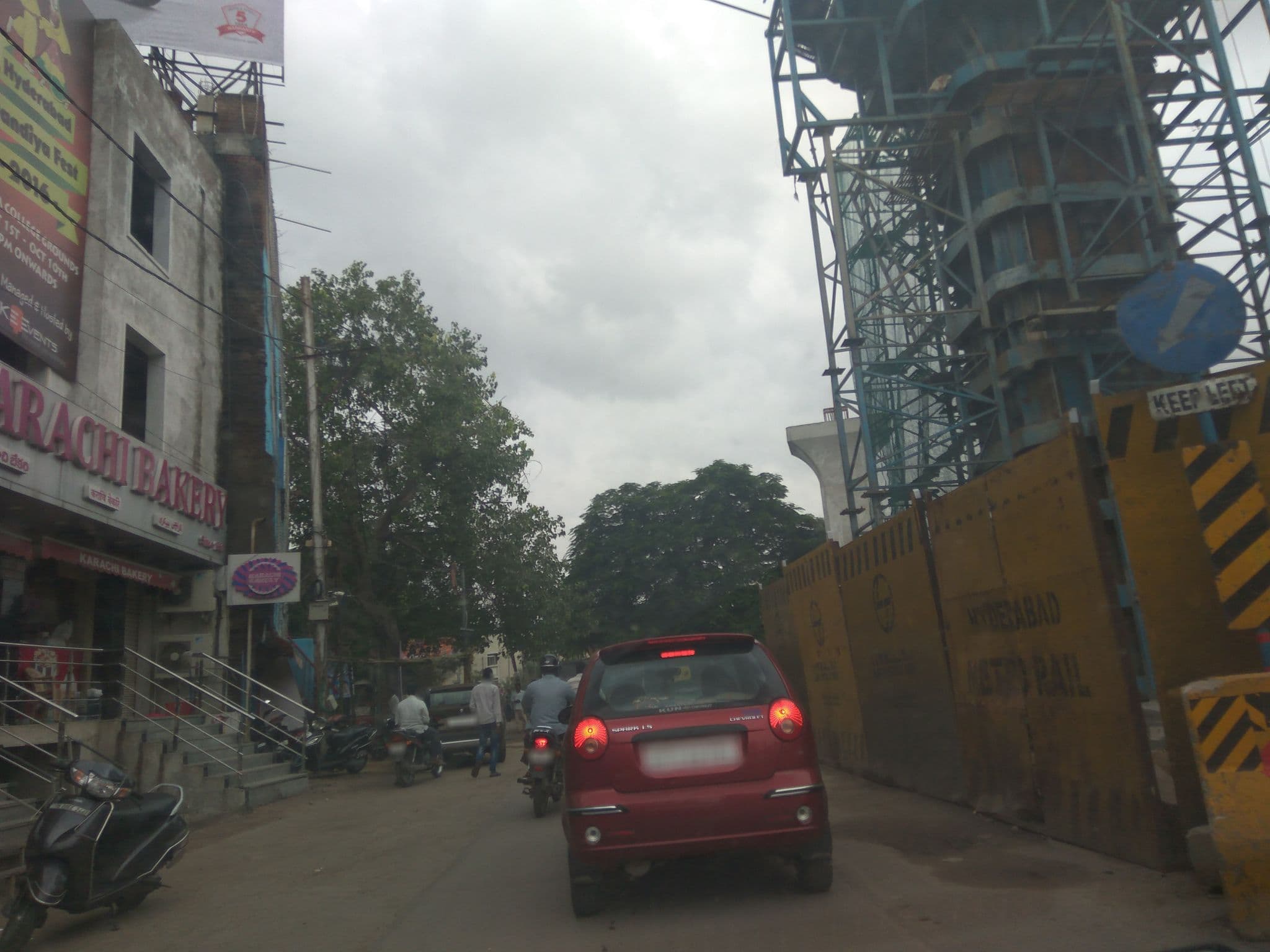 Street view near Sunanda Hotel, Rāniganj — © natarajakaveeti (CC BY-SA · Mapillary)