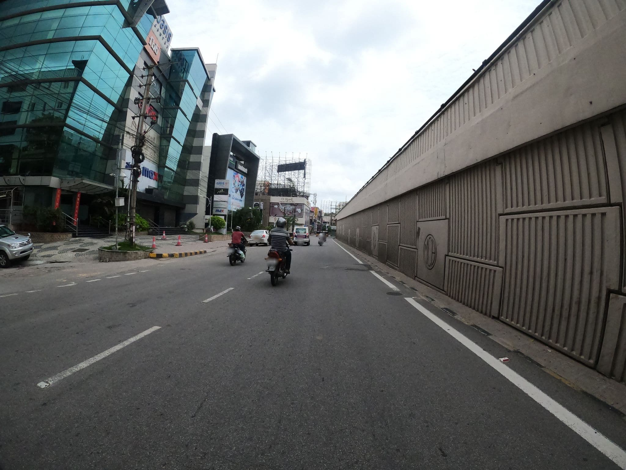 Street view near Blue Moon Hotel, Rāniganj — © pra1985 (CC BY-SA · Mapillary)