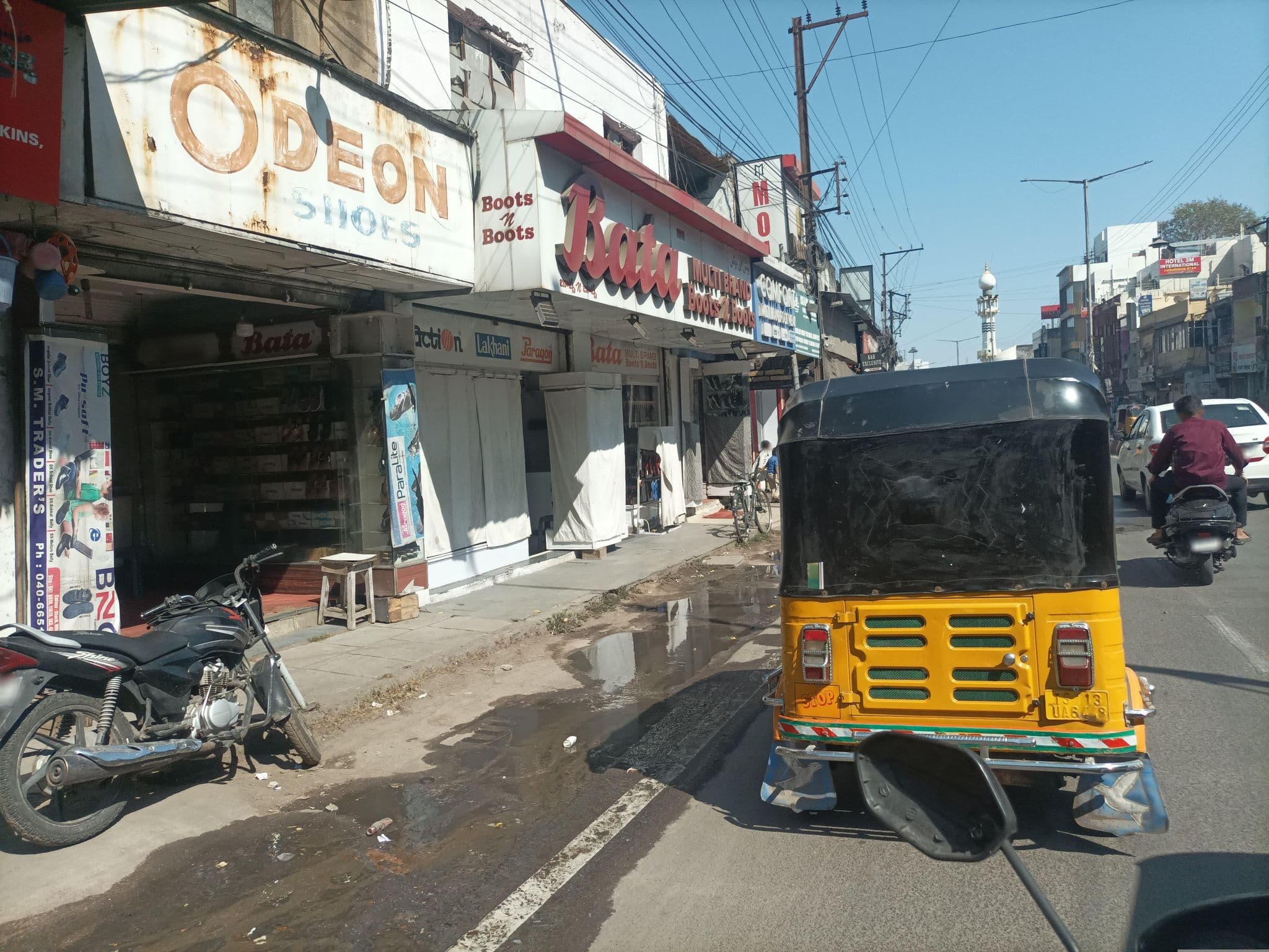 Street view near Ameerpet Ladies Hostel, Hyderabad — © abhishekk962 (CC BY-SA · Mapillary)