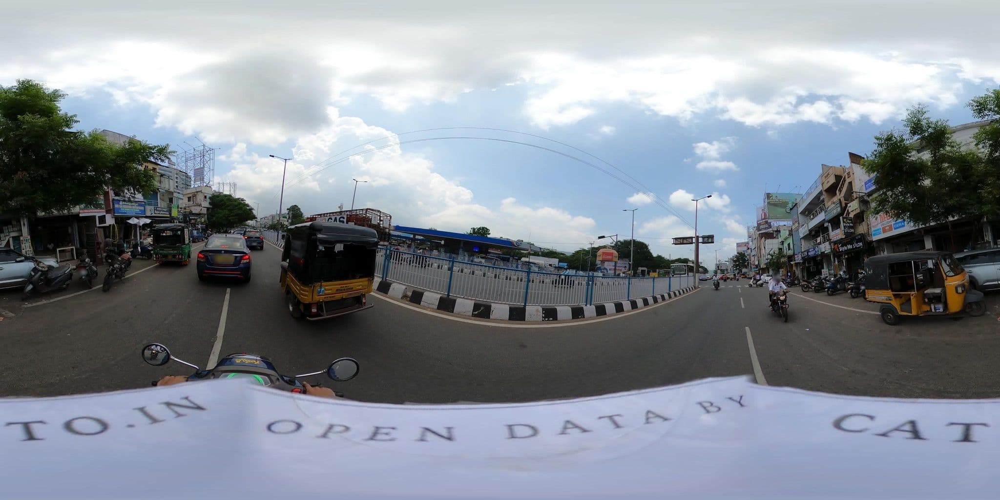 Street view near Atithi inn, Rasapūdipalem — © Catto (CC BY-SA · Mapillary)