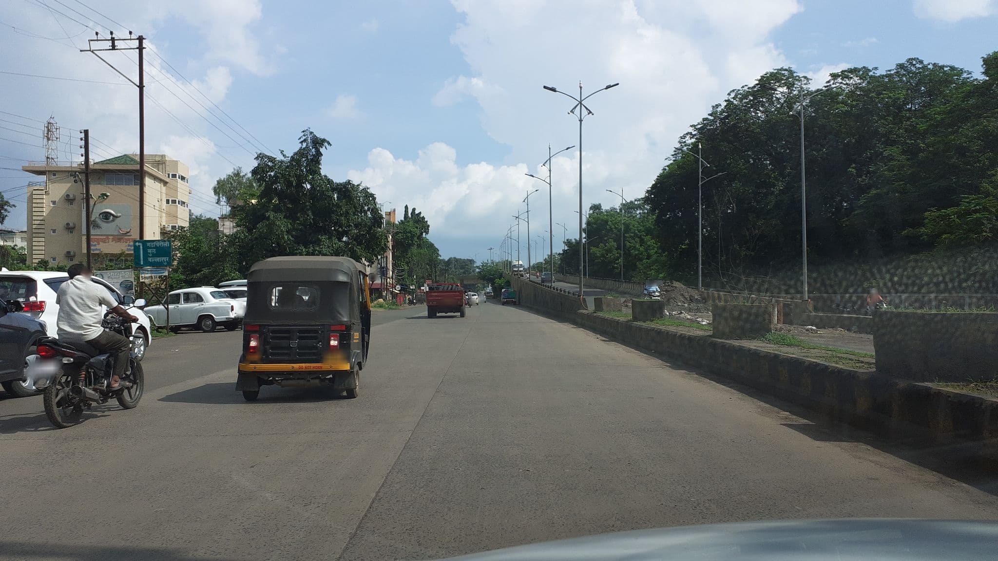 Street view near Treebo Trend Hotel Risha, Chānda — © aintgd (CC BY-SA · Mapillary)