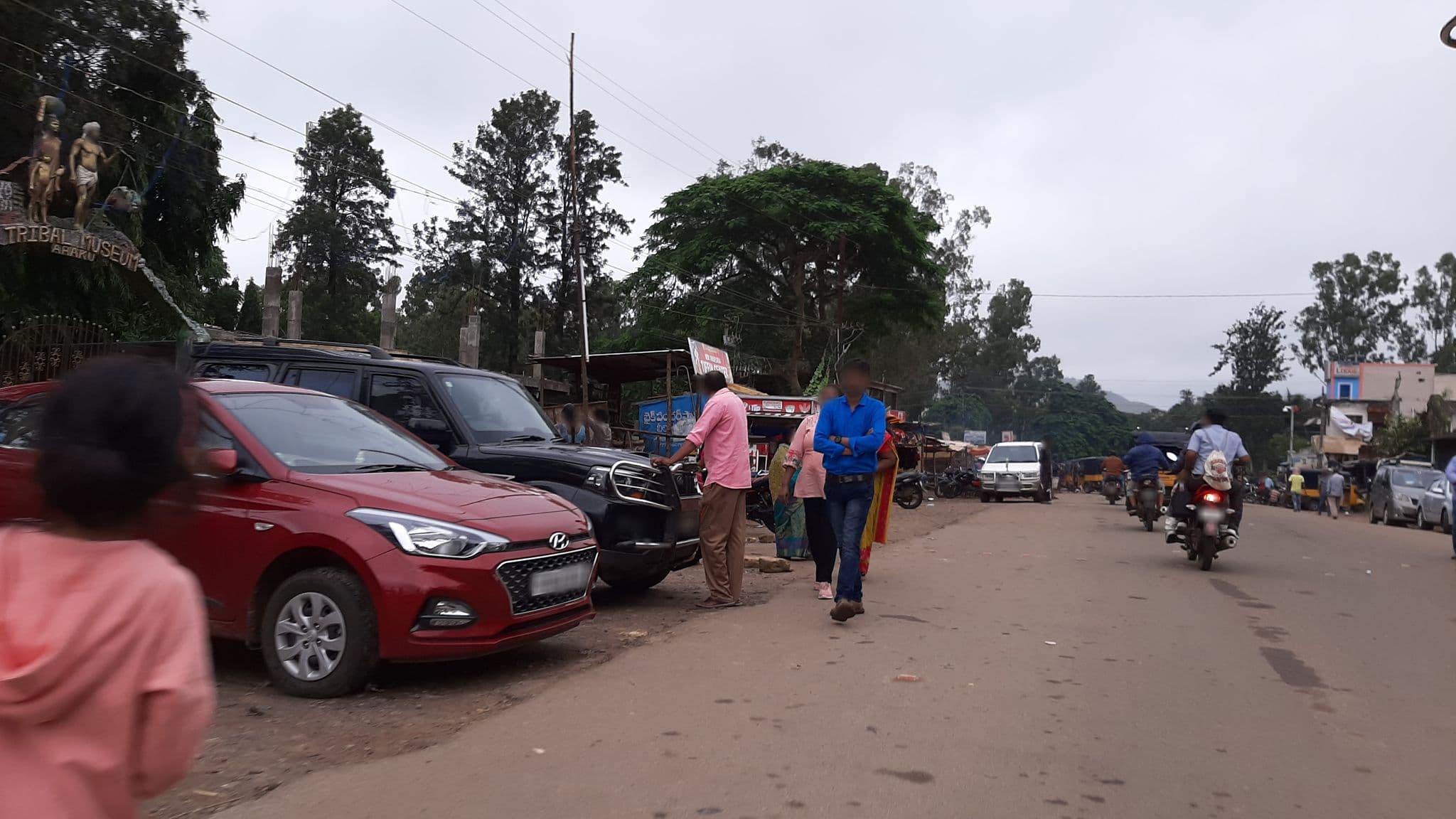 Street view near Green Valley Hotel, Kantabamsuguda — © srividya (CC BY-SA · Mapillary)