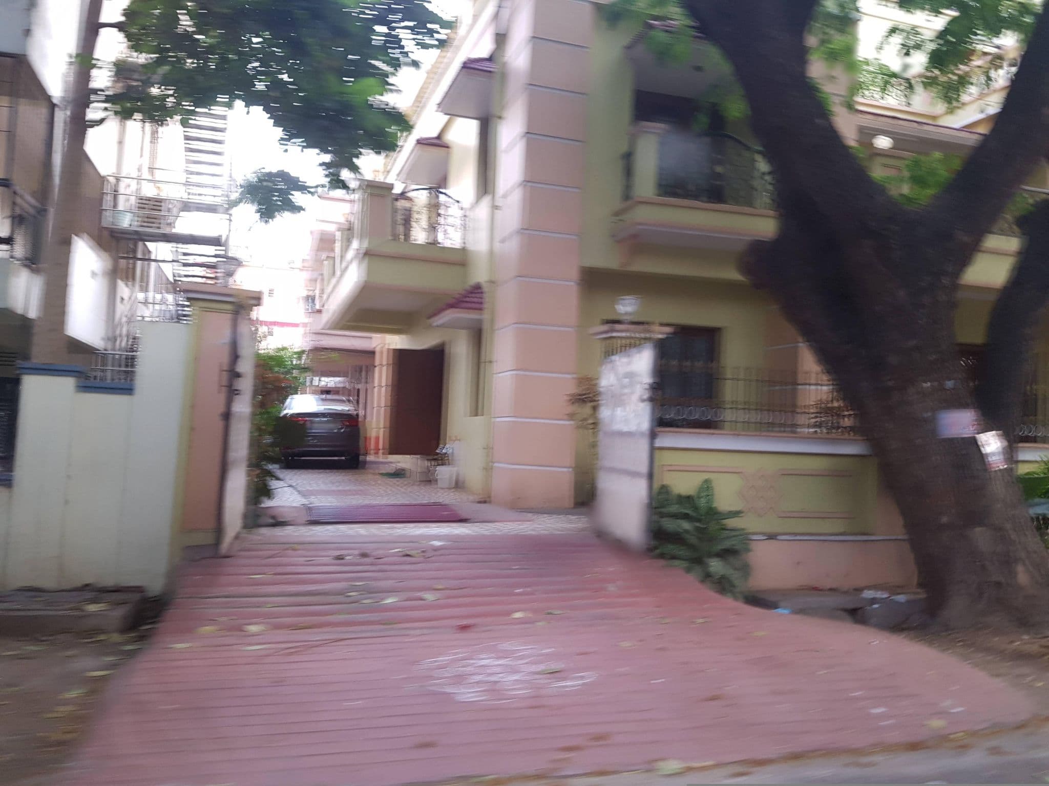 Street view near Falcons Nest Executive Serviced Apartment, Rasapūdipalem — © ph4ni (CC BY-SA · Mapillary)