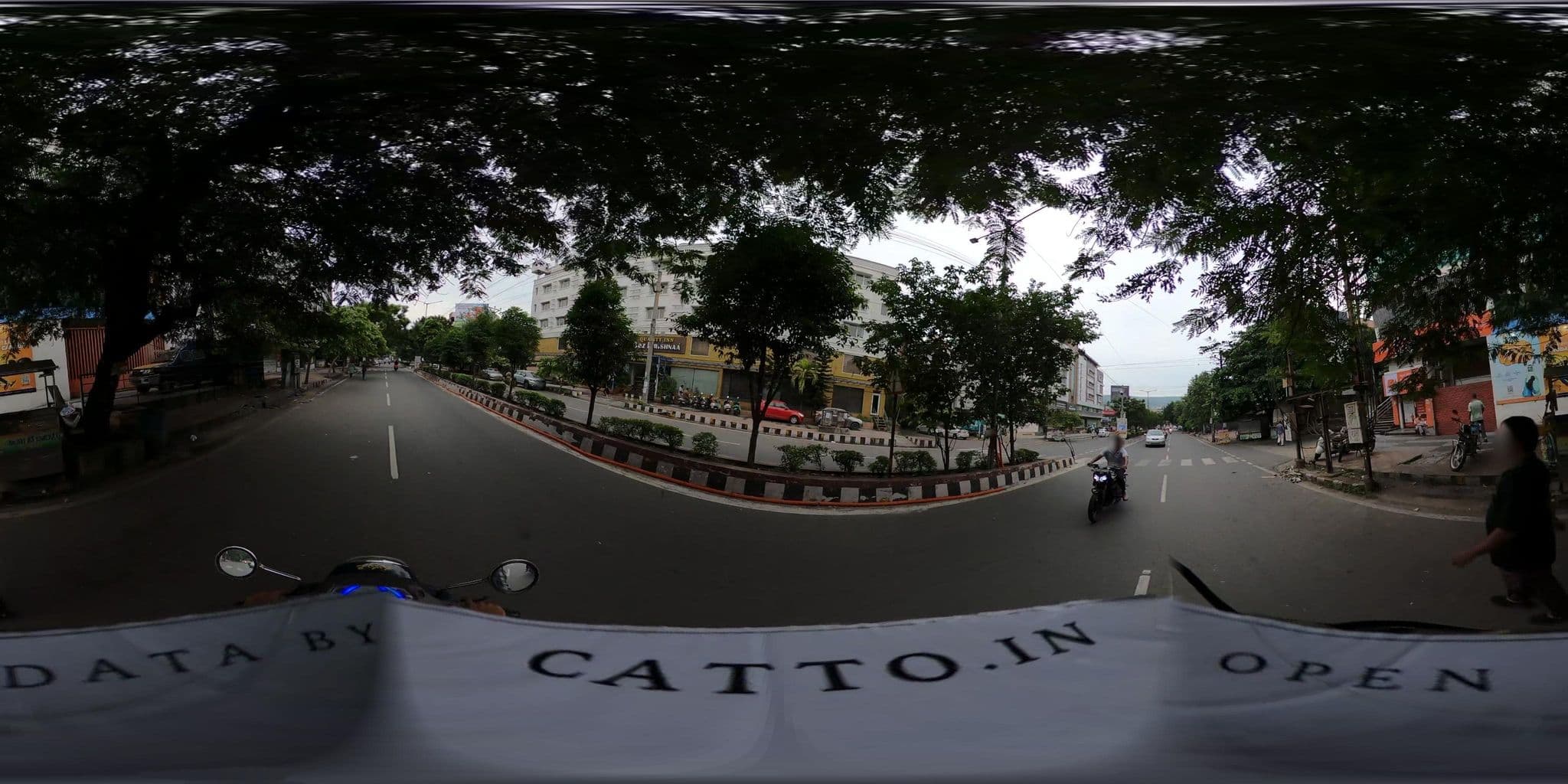 Street view near OYO 1489 Hotel Diamond's Pearl, Rasapūdipalem — © Catto (CC BY-SA · Mapillary)