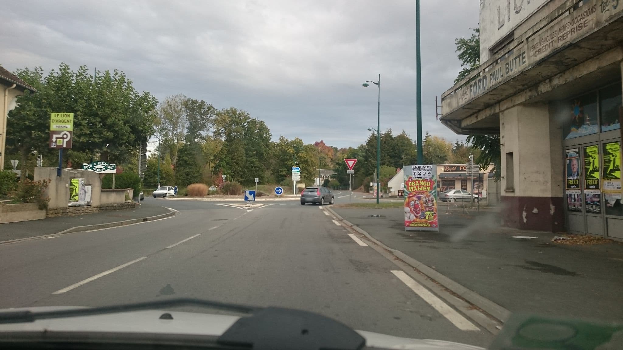 Street view near Le Lion d'Argent, La Châtre — © xapitoun (CC BY-SA · Mapillary)