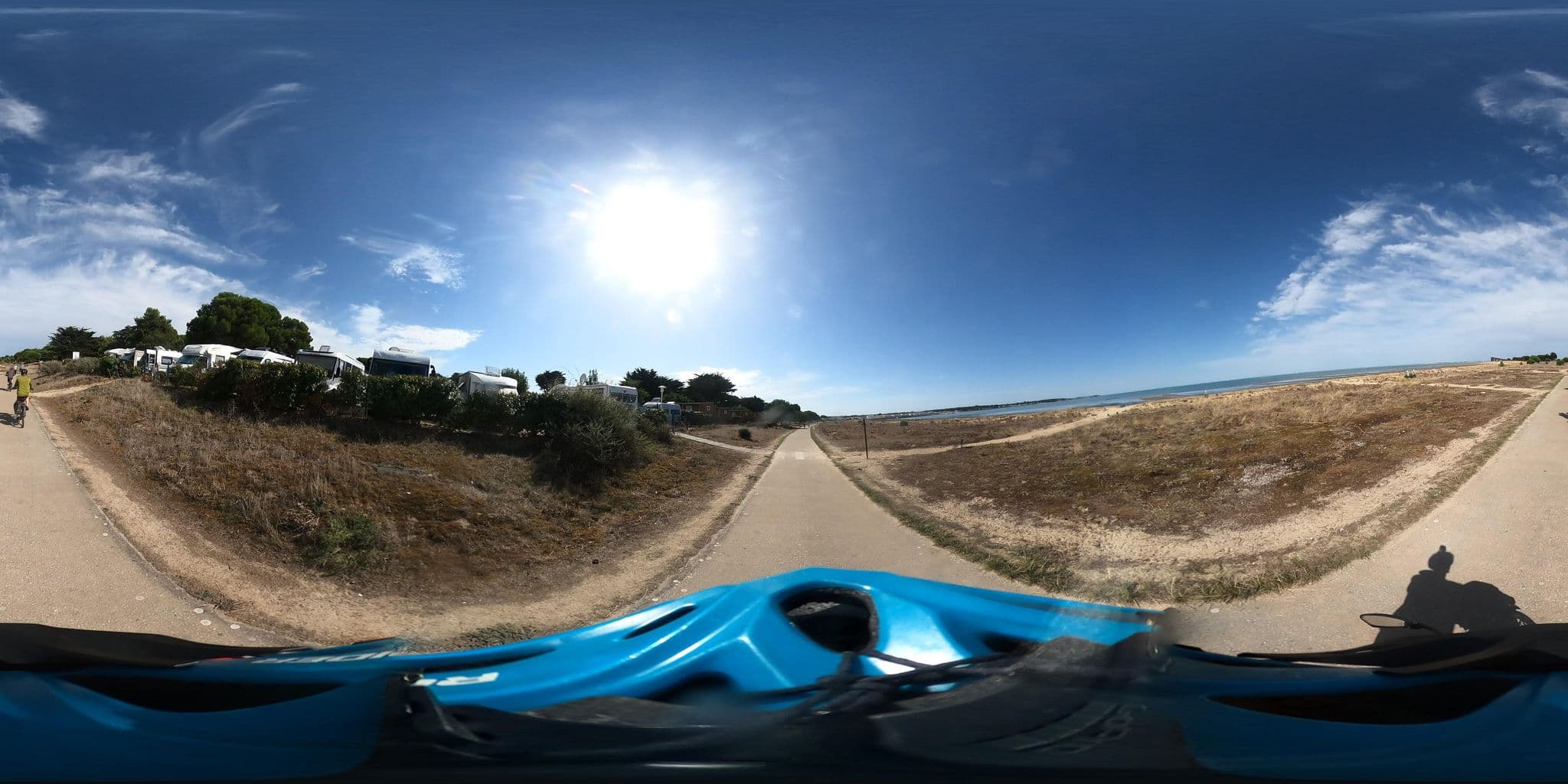 Street view near Aire de stationnement camping-cars Le Platin à Rivedoux-Plage., Rivedoux-Plage — © padididejurbise (CC BY-SA · Mapillary)