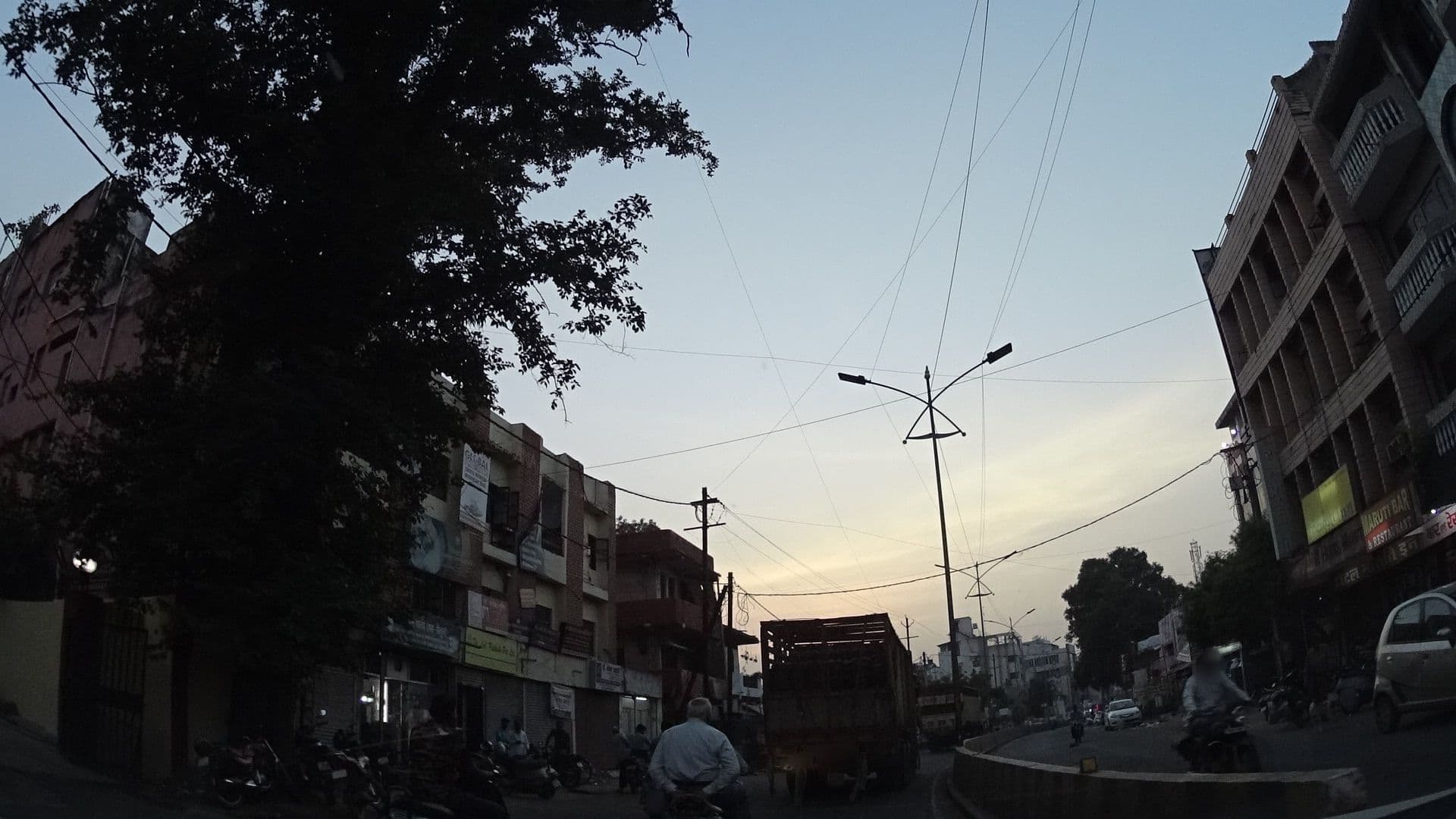 Street view near Blue Moon Hotel, Jabalpur — © geohacker (CC BY-SA · Mapillary)