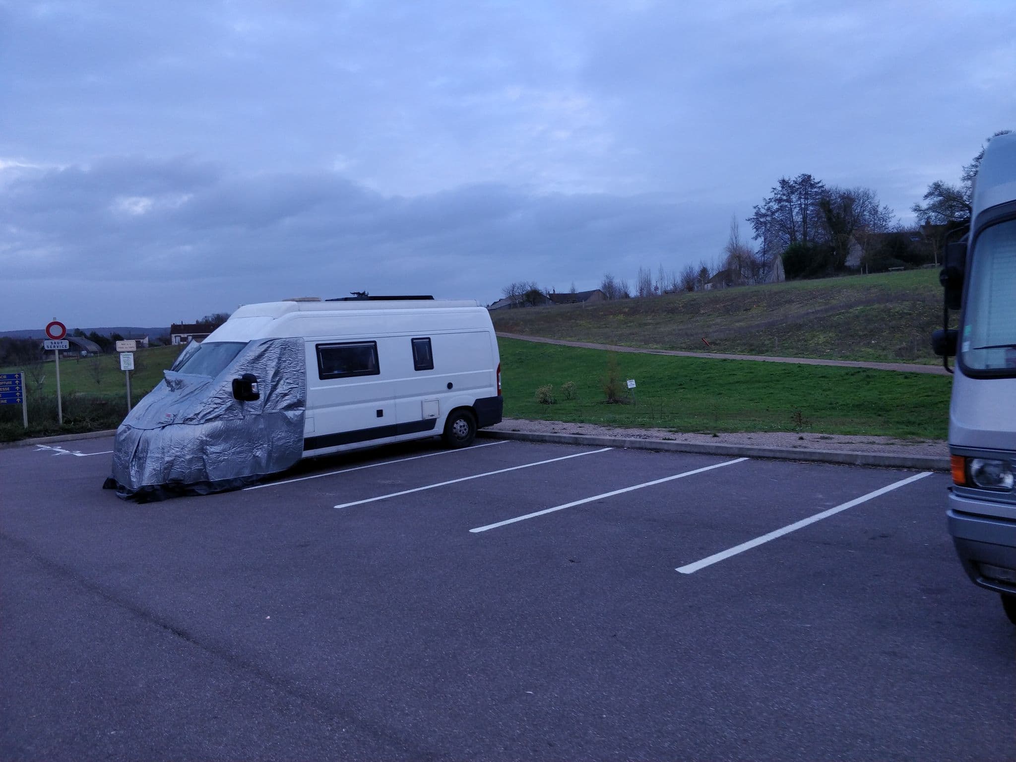 Street view near Gron Aire de camping-car, Gron — © raymond (CC BY-SA · Mapillary)