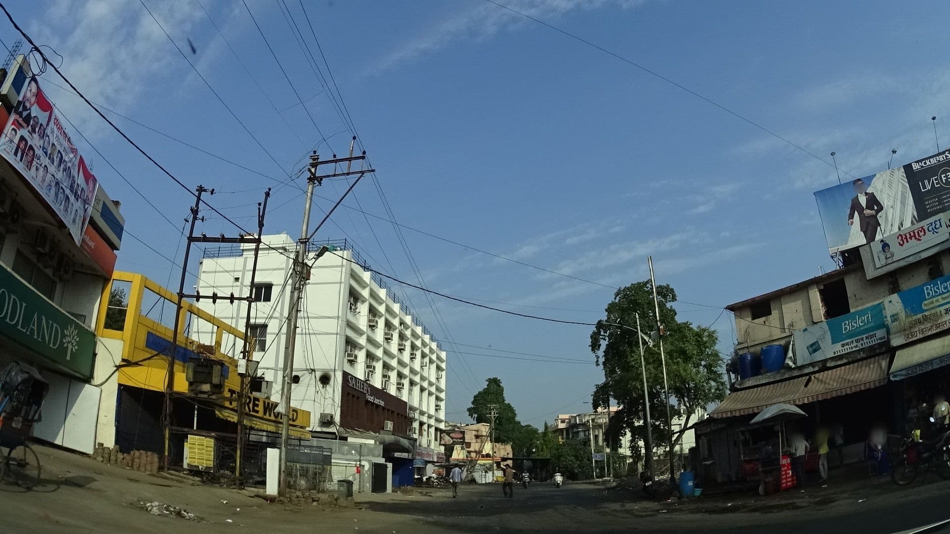 Street view near Banquet Hall Hotel Shikhar Palace, Jabalpur — © geohacker (CC BY-SA · Mapillary)