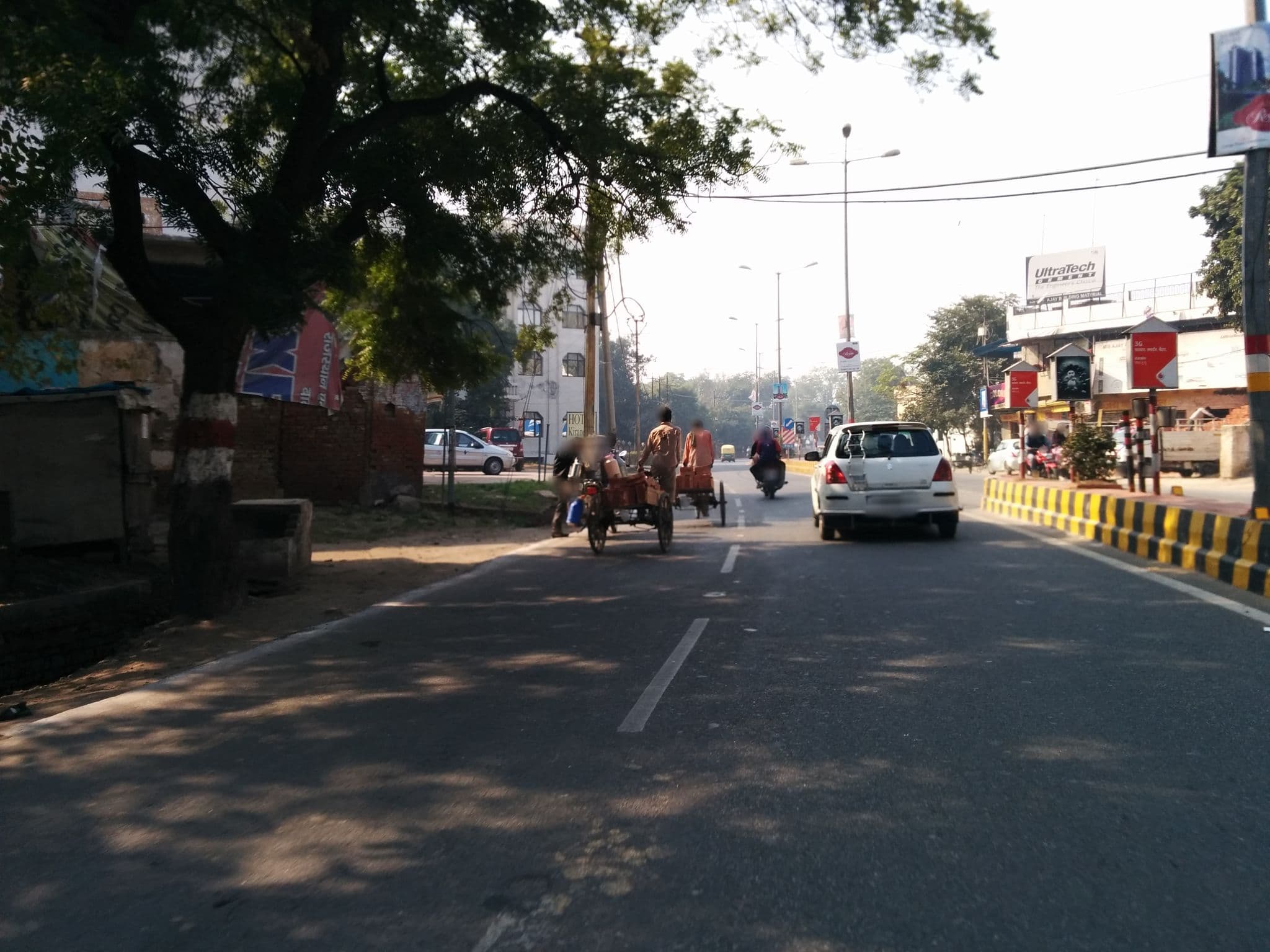 Street view near Kirandeep Hotel, Agra — © sashazykov (CC BY-SA · Mapillary)