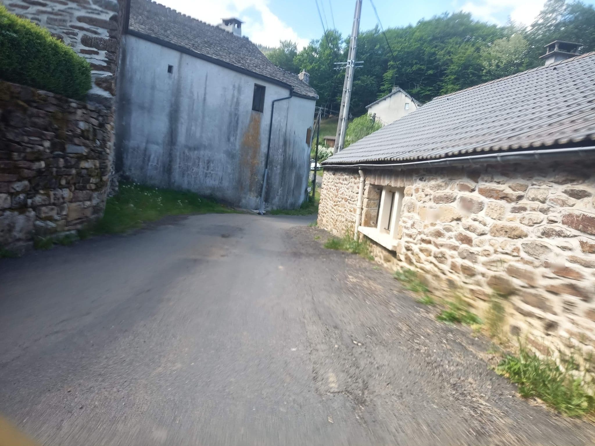 Street view near Gîte et Table d'Hôtes de l'Estampe, Langogne — © connermacleod69 (CC BY-SA · Mapillary)