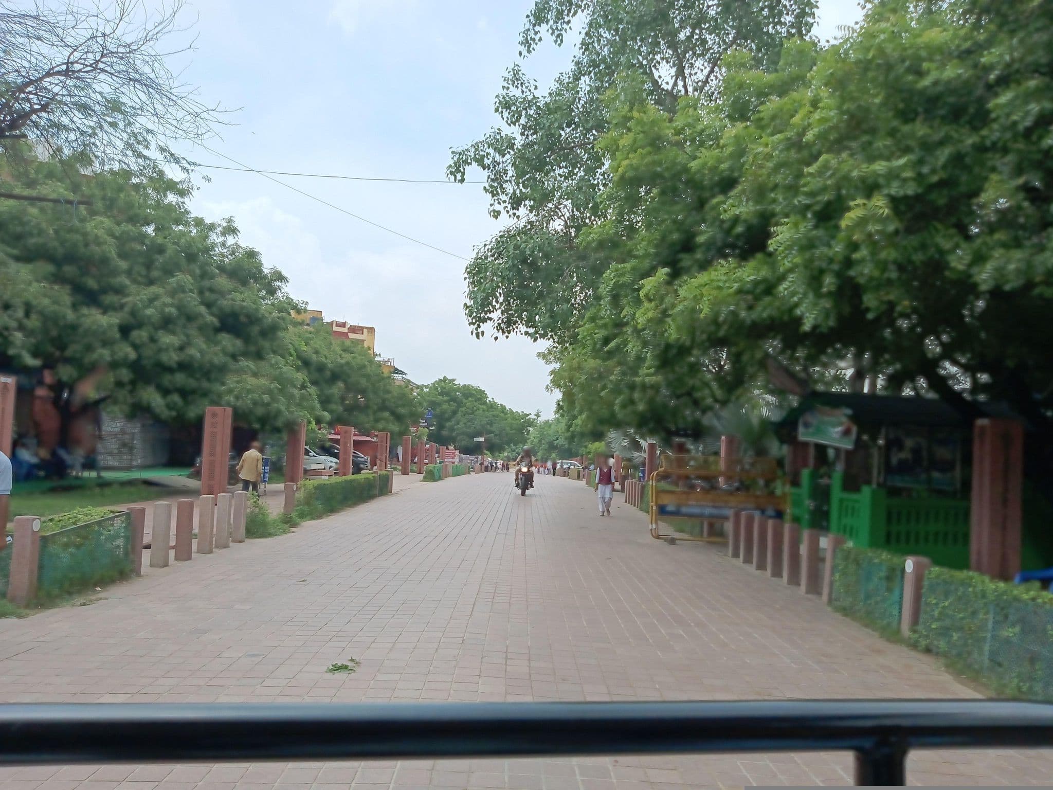 Street view near Aryan's Taj Resort & Green View Restaurant, Agra — © maheshika (CC BY-SA · Mapillary)