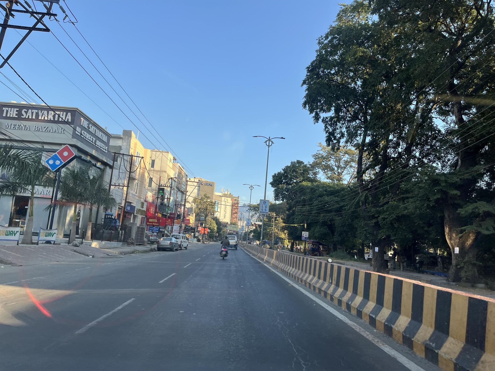 Street view near Hotel Utsav Palace, Haldwani — © lakshyajeet (CC BY-SA · Mapillary)