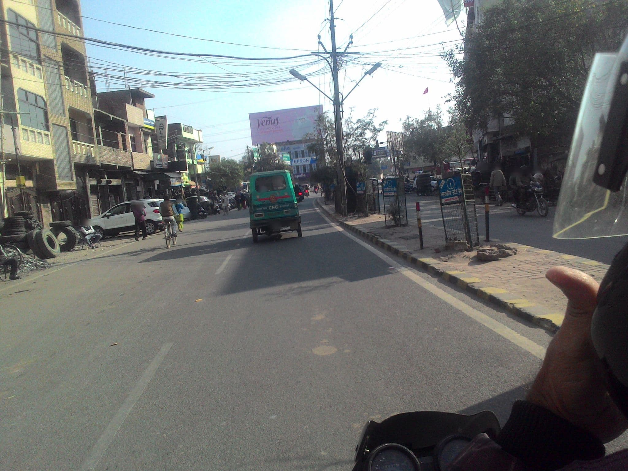 Street view near Kartar Hotels, Kanpur — © shivansh24 (CC BY-SA · Mapillary)