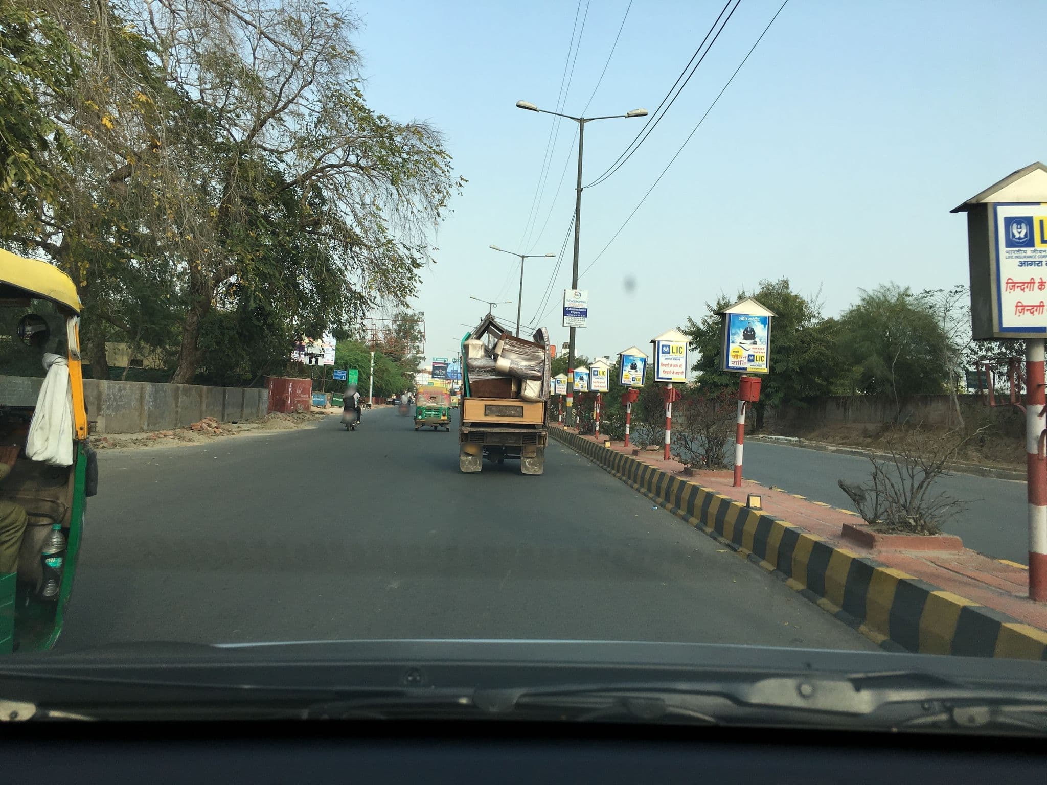 Street view near Zee Hotel, Agra — © gaurav84 (CC BY-SA · Mapillary)