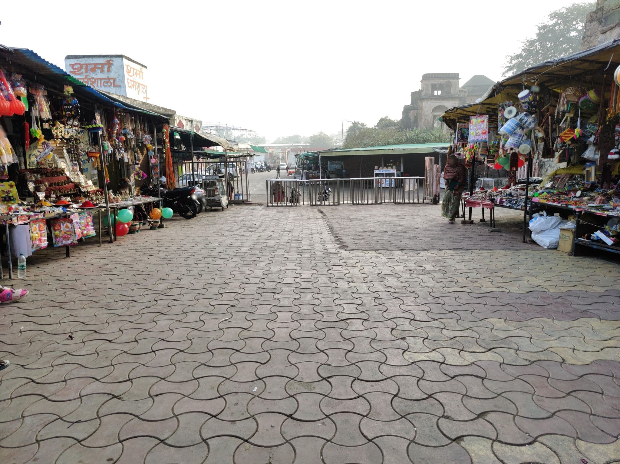 Street view near Hotel Bundelkhand Riverside, Orchha — © AliveColdness (CC BY-SA · Mapillary)