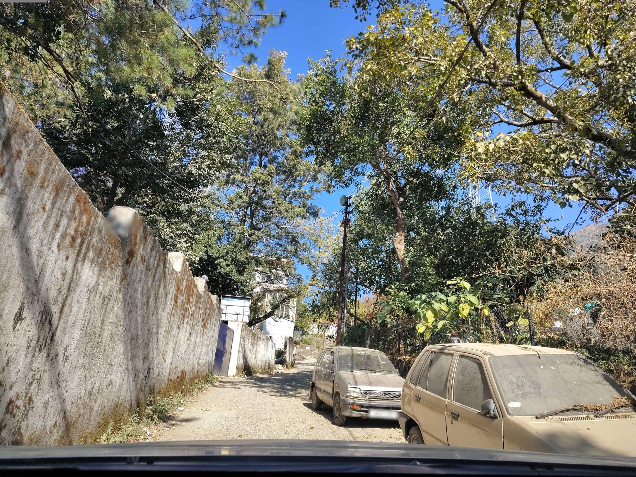 Street view near Magpie Retreat, Bhīm Tāl — © RBT (CC BY-SA · Mapillary)