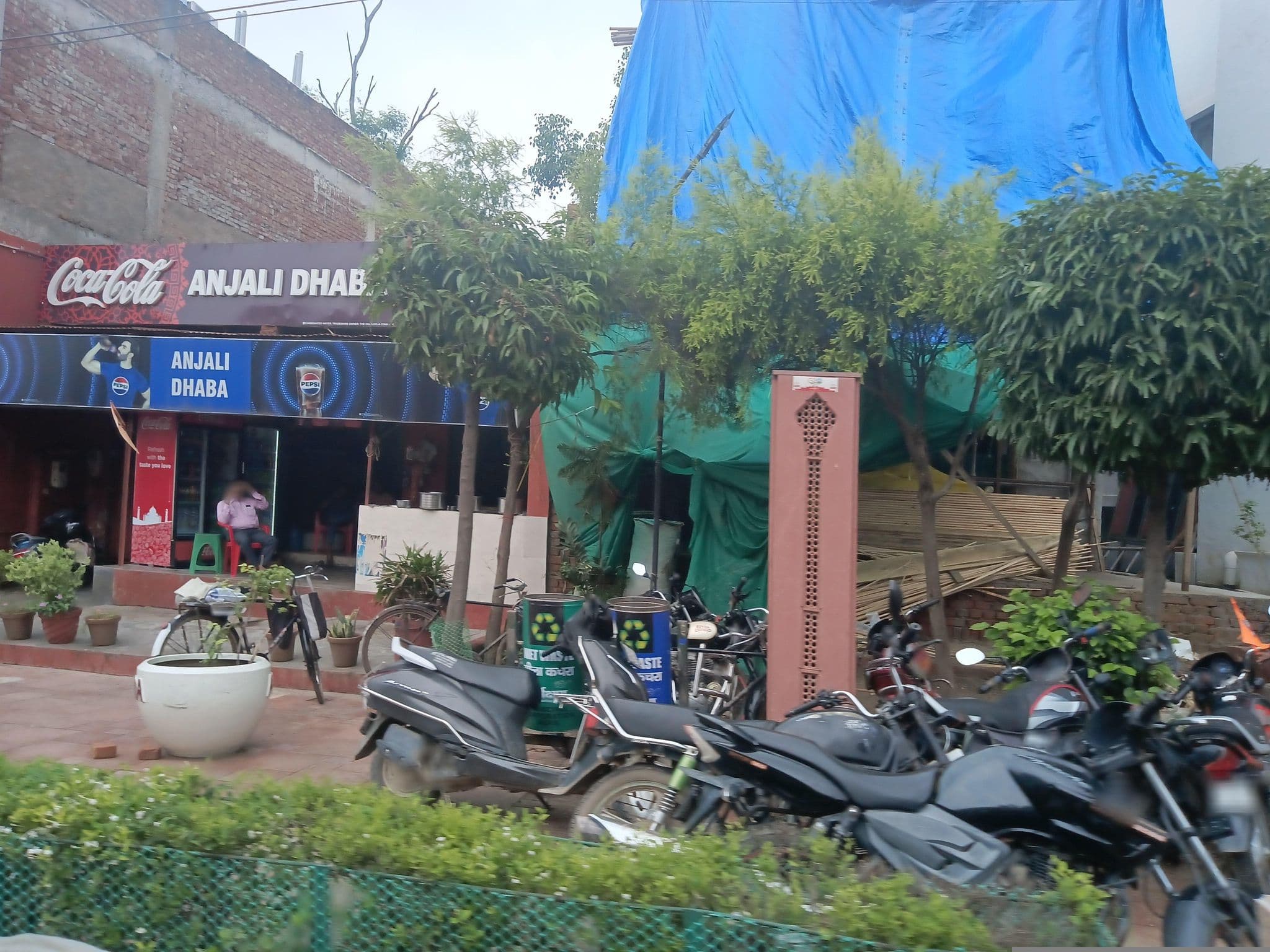 Street view near Hotel Atulyataj, Agra — © maheshika (CC BY-SA · Mapillary)