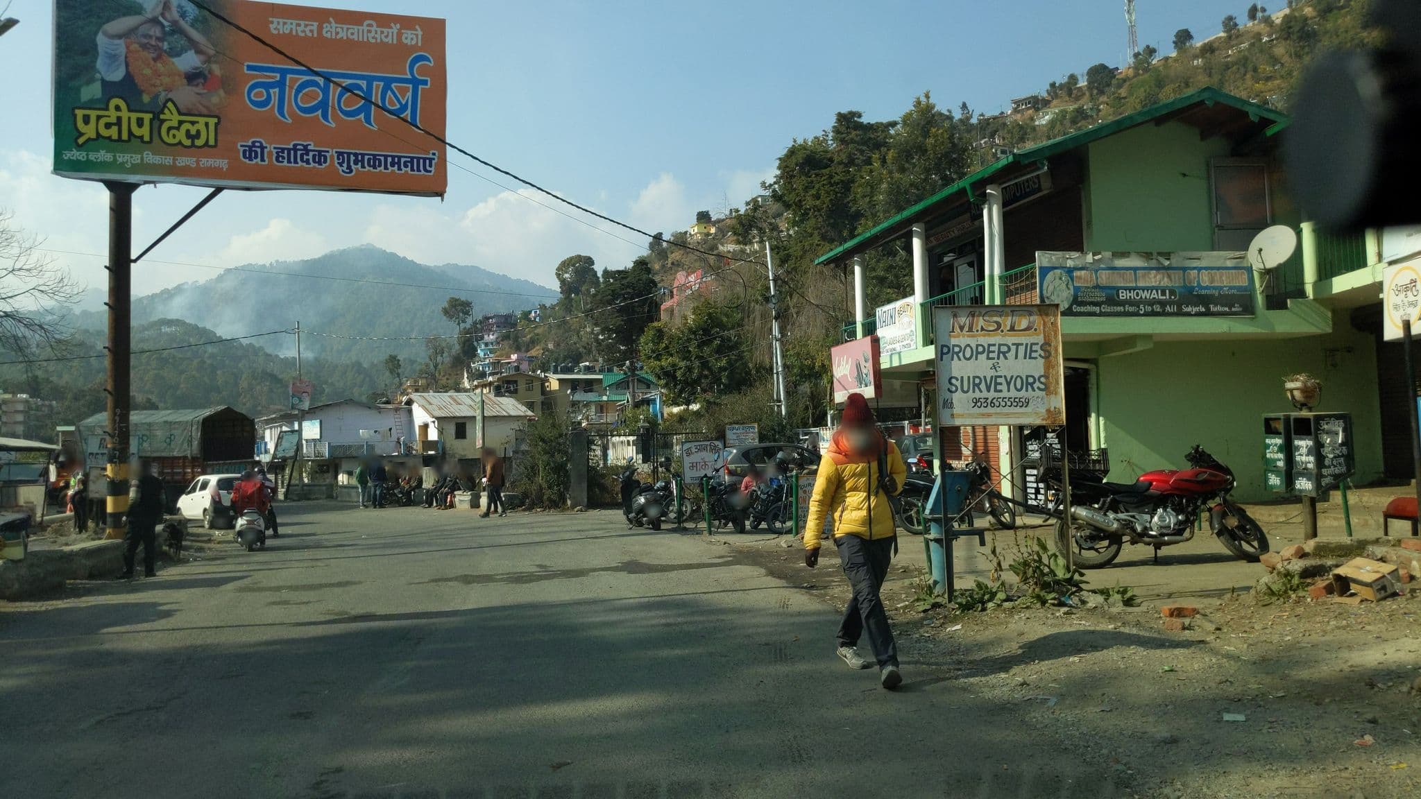 Street view near Rewa Retreat, Bhowali — © lakshyajeet (CC BY-SA · Mapillary)