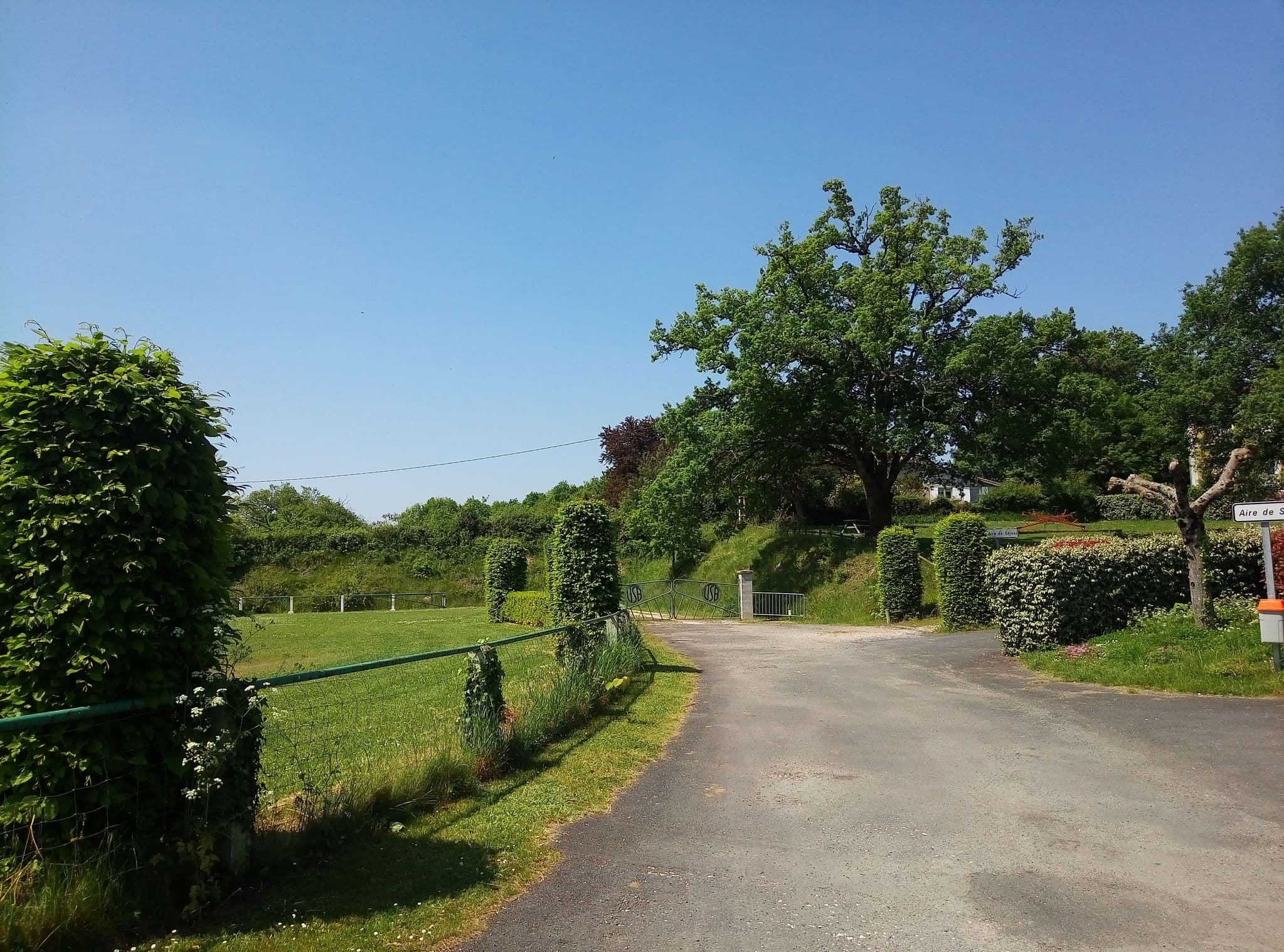 Street view near Aire camping-cars Brossac, Chalais — © Teritorio (CC BY-SA · Mapillary)