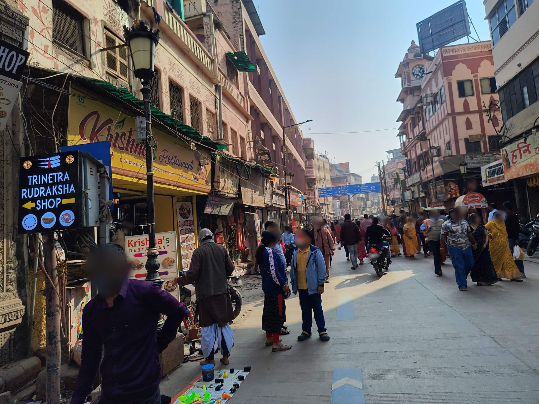 Street view near Jaipuria Dharamshala, Varanasi — © Vishwapriya (CC BY-SA · Mapillary)