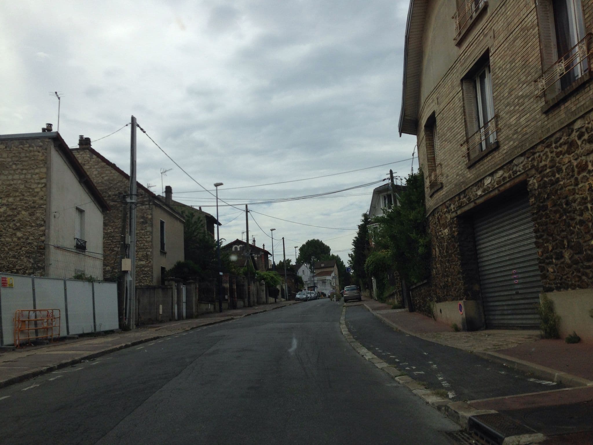 Street view near Ibis Styles, Issy-les-Moulineaux — © gco (CC BY-SA · Mapillary)