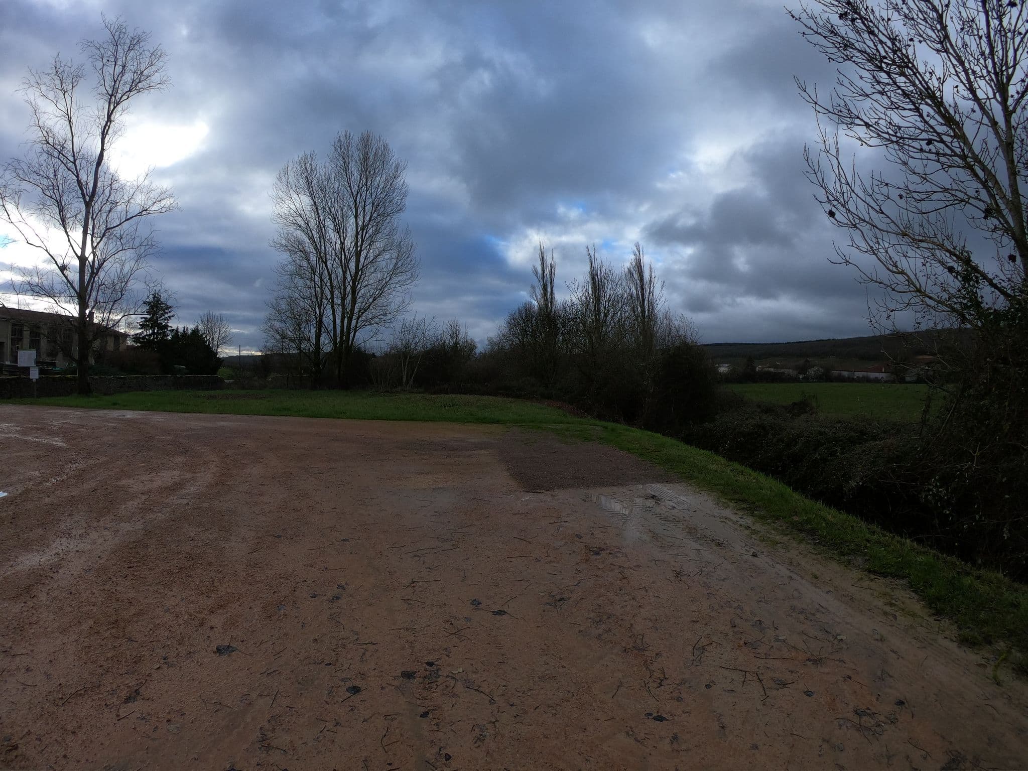 Street view near Aire Camping-car Saint-Gengoux-de-Scissé, Cluny — © joostjakob (CC BY-SA · Mapillary)